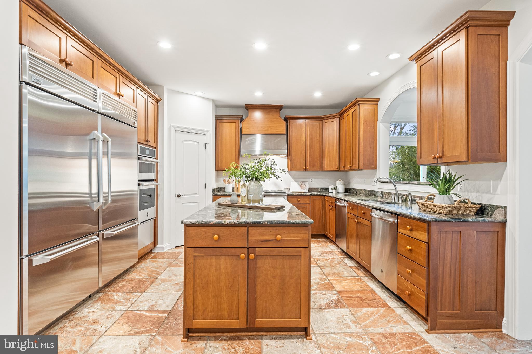 LUXMANOR - Residential