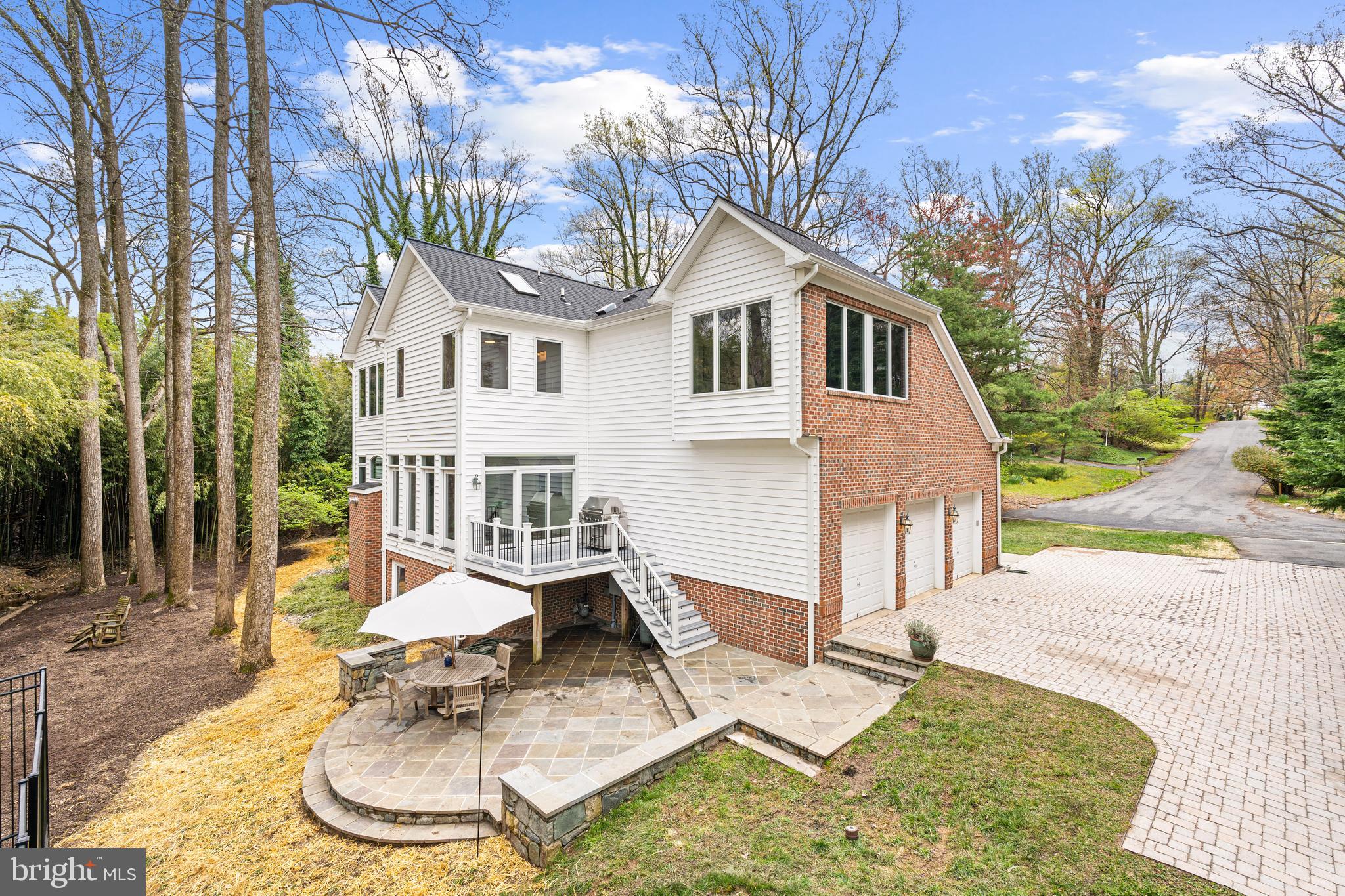 LUXMANOR - Residential