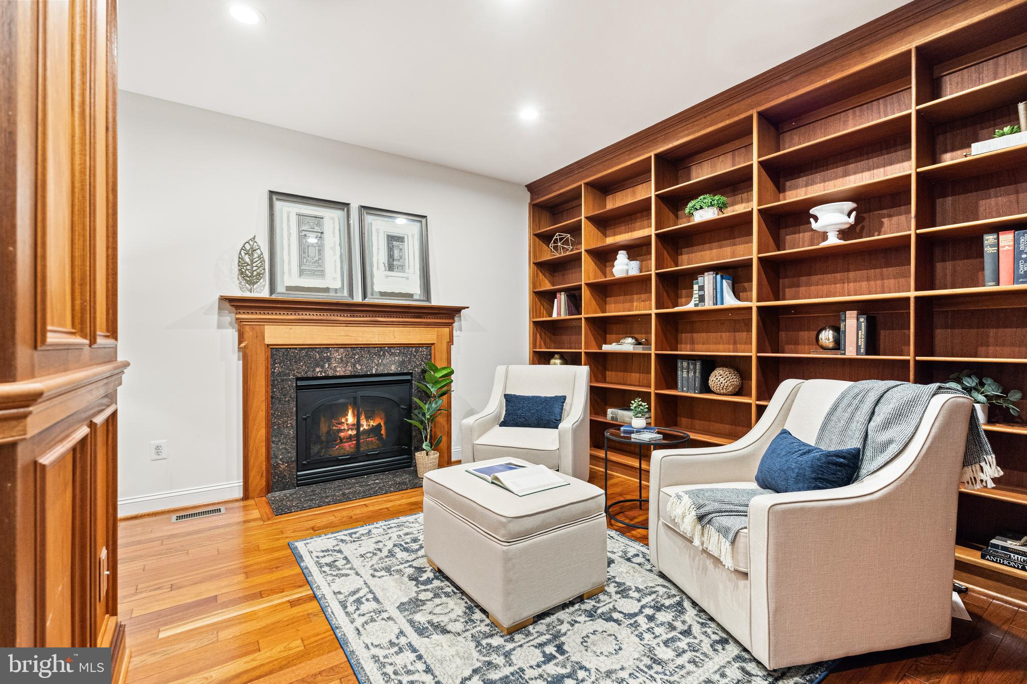 LUXMANOR - Residential