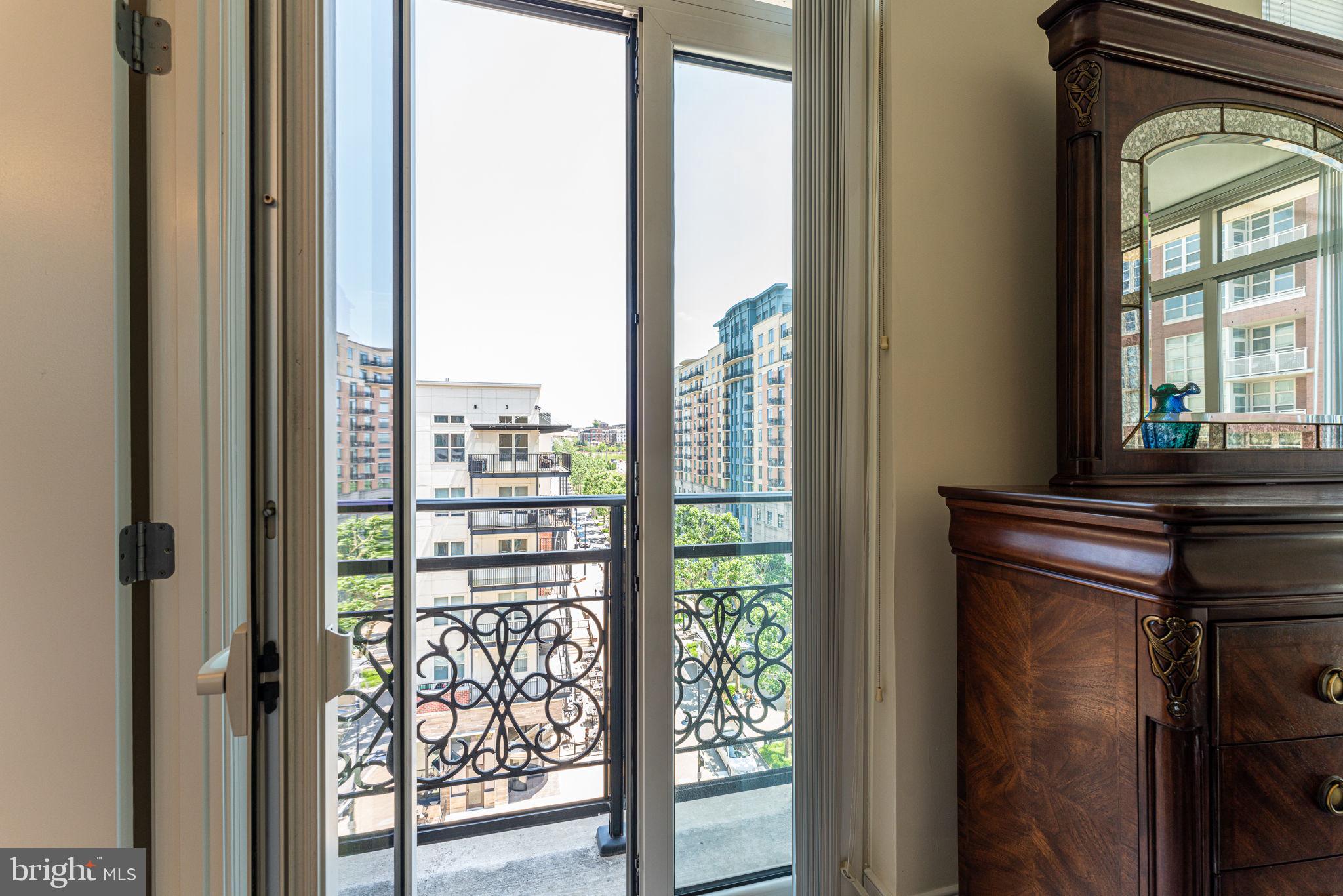 ONE NATIONAL HARBOR CONDOMINIUM - Residential