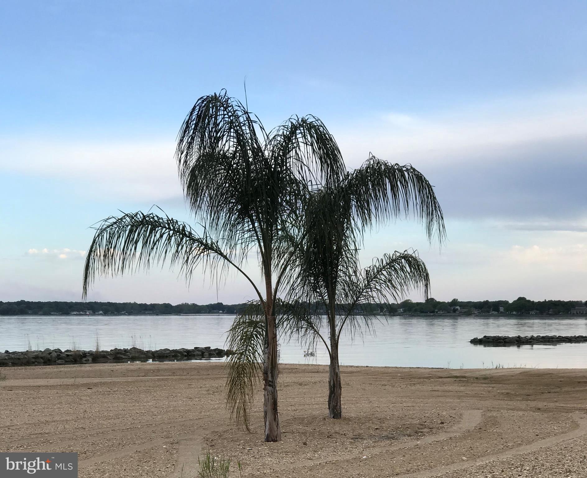 POTOMAC SHORES - Land