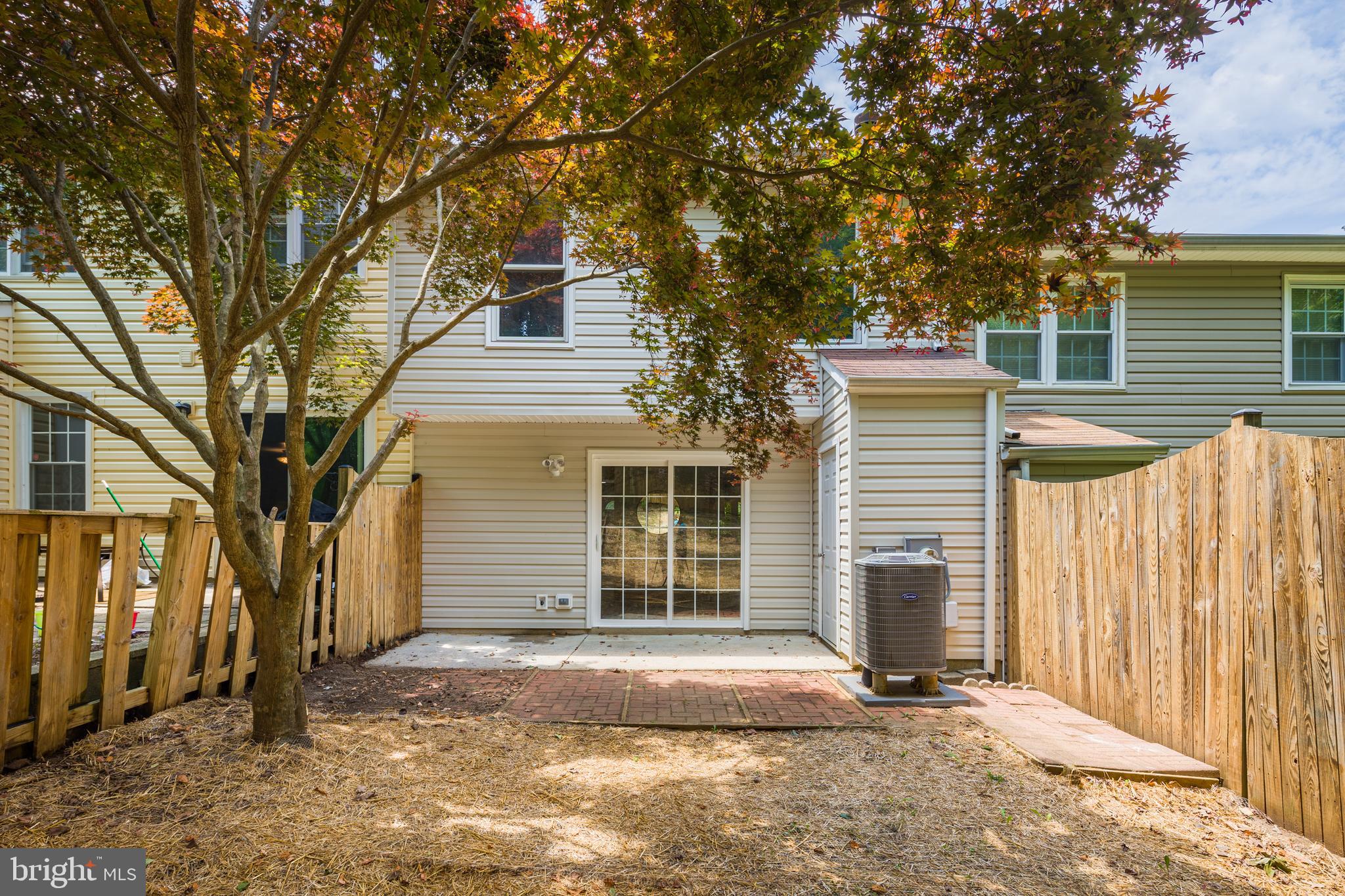 WHISPERING WOODS - Residential