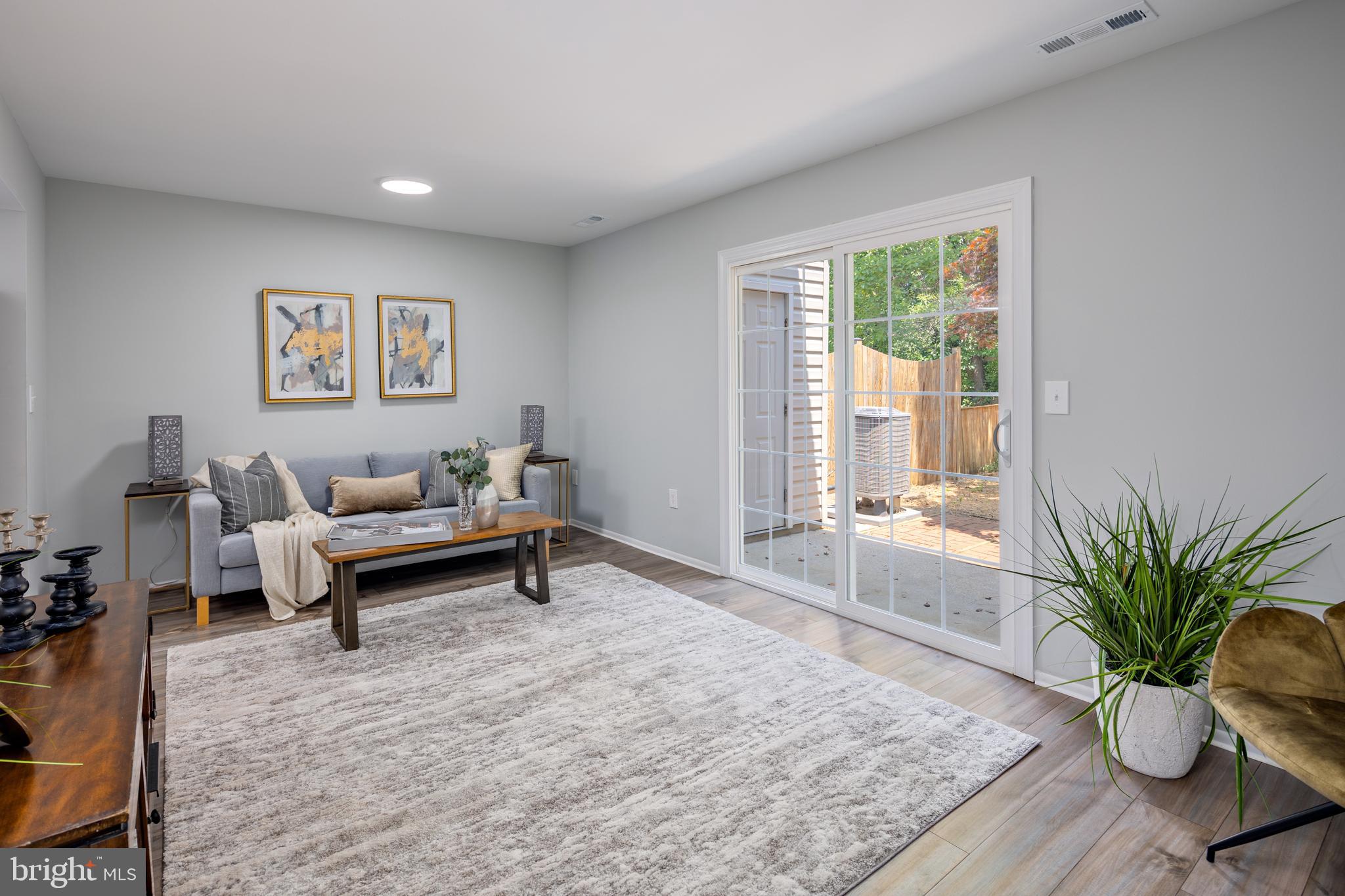 WHISPERING WOODS - Residential