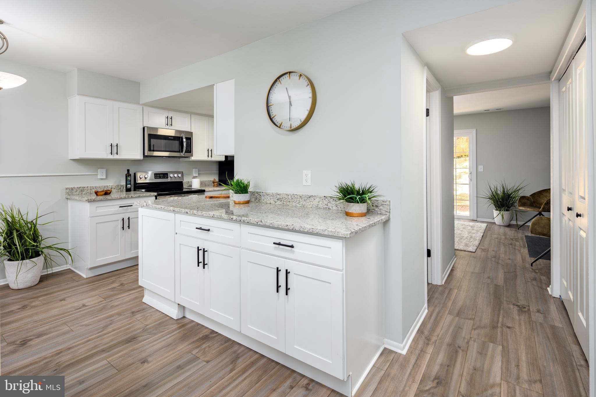 WHISPERING WOODS - Residential