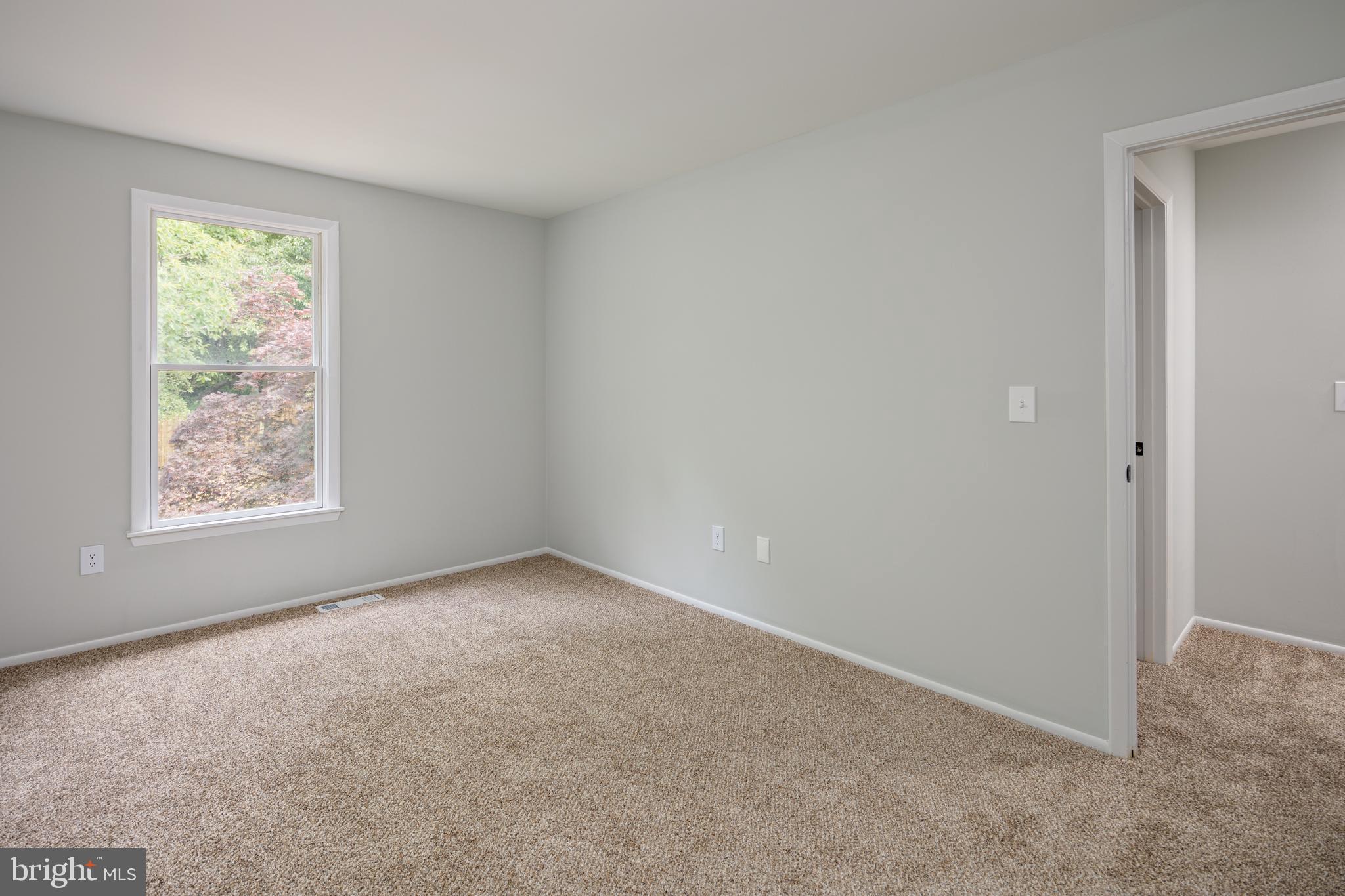 WHISPERING WOODS - Residential