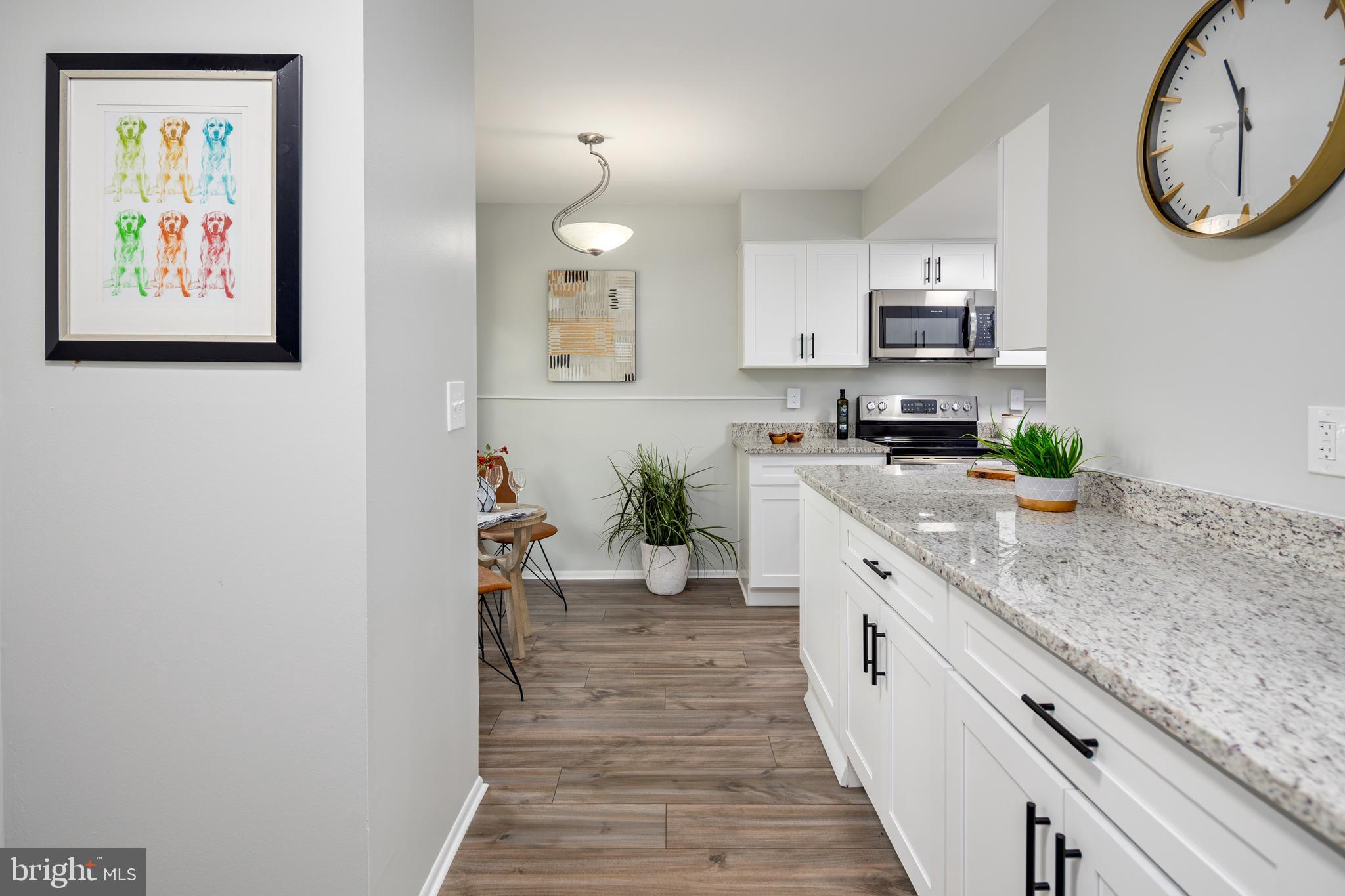 WHISPERING WOODS - Residential