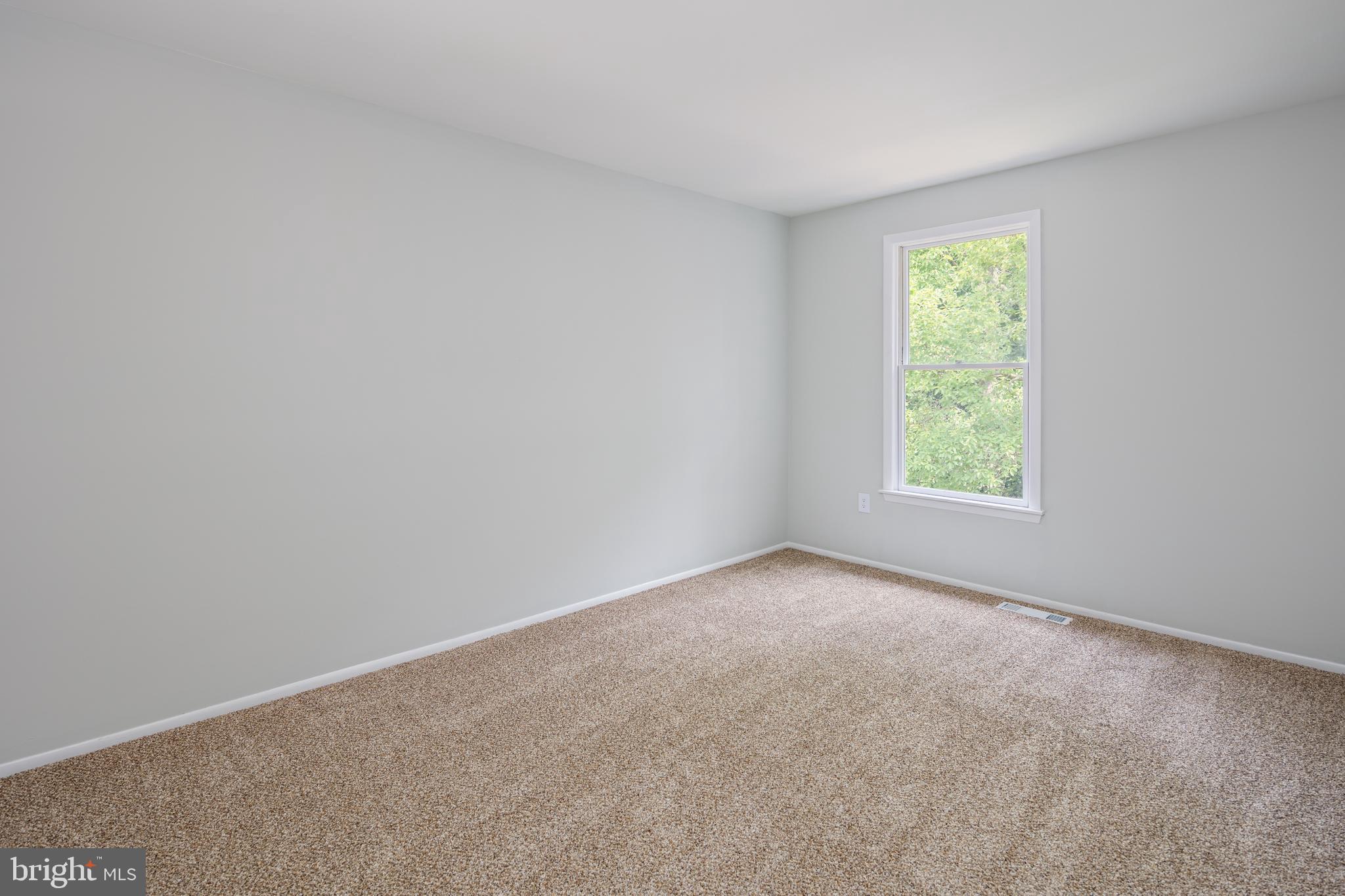 WHISPERING WOODS - Residential