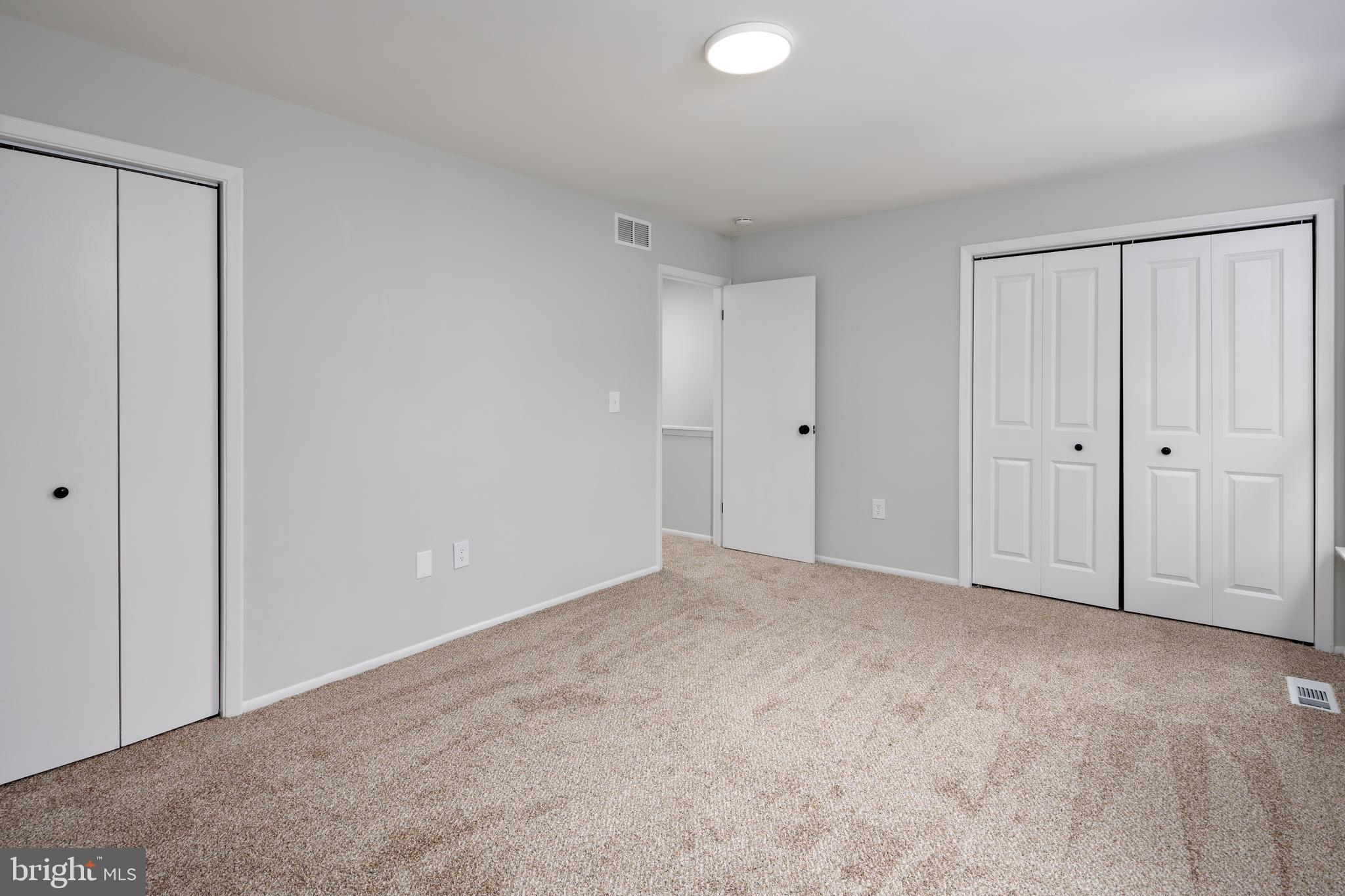 WHISPERING WOODS - Residential