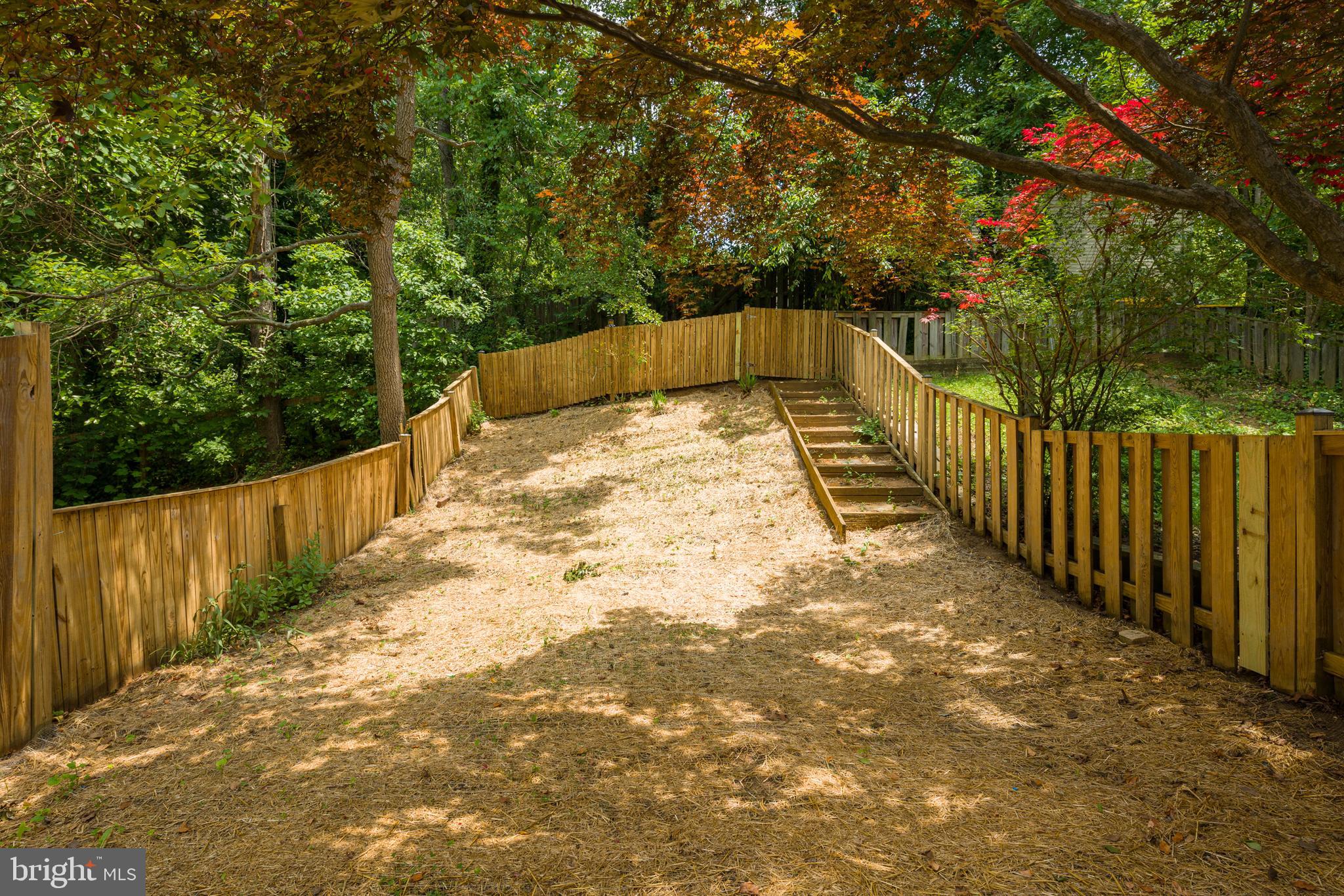 WHISPERING WOODS - Residential