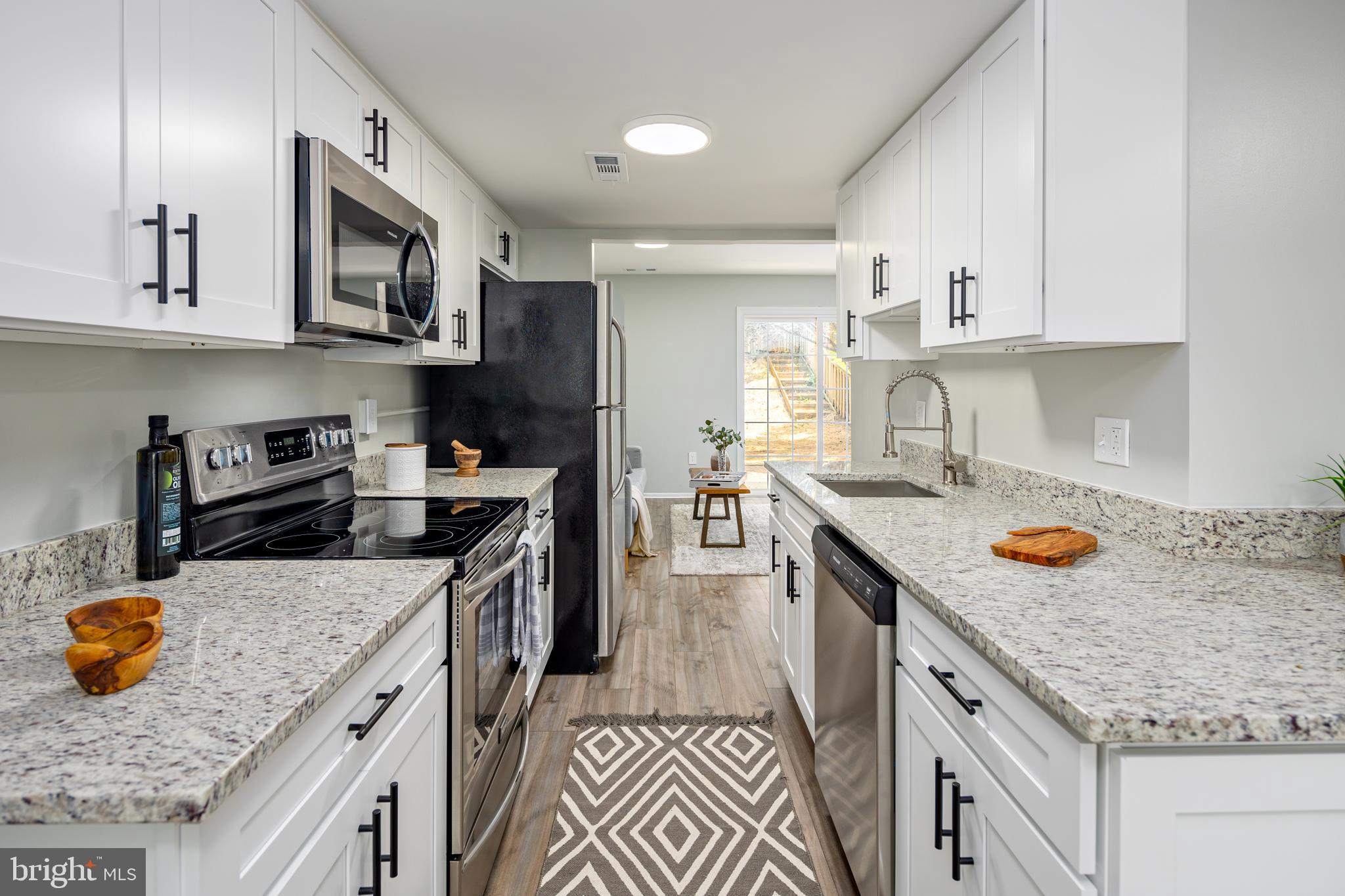 WHISPERING WOODS - Residential