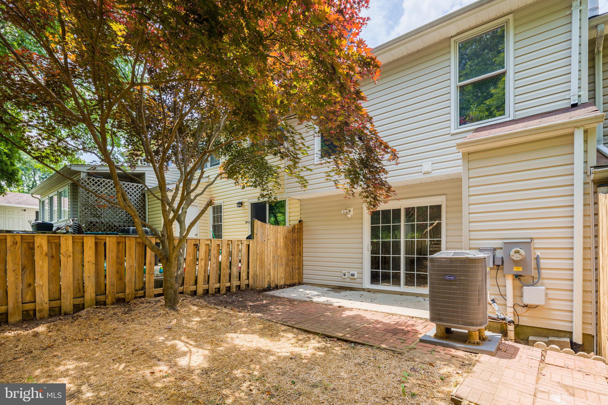 WHISPERING WOODS - Residential