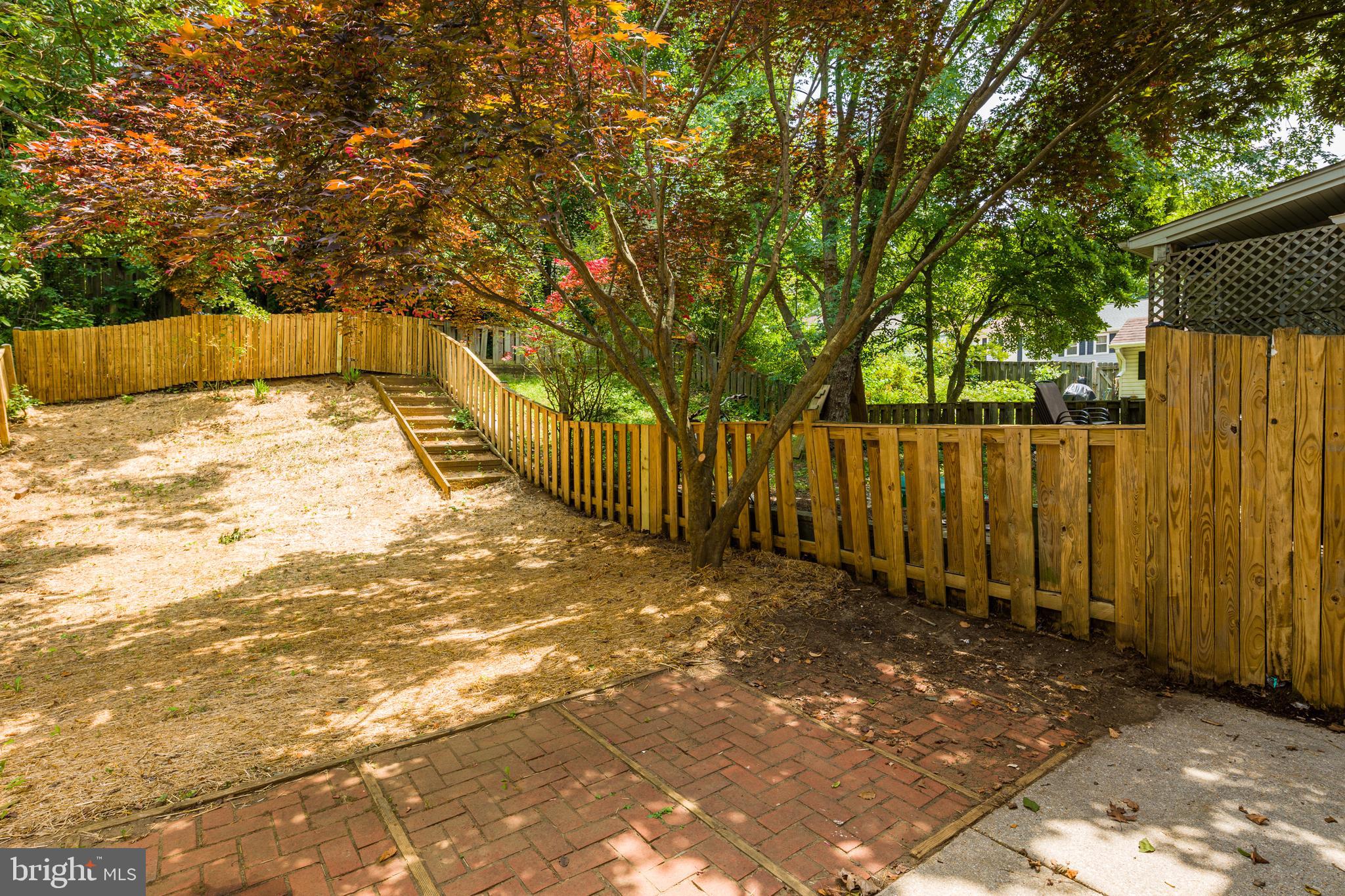 WHISPERING WOODS - Residential