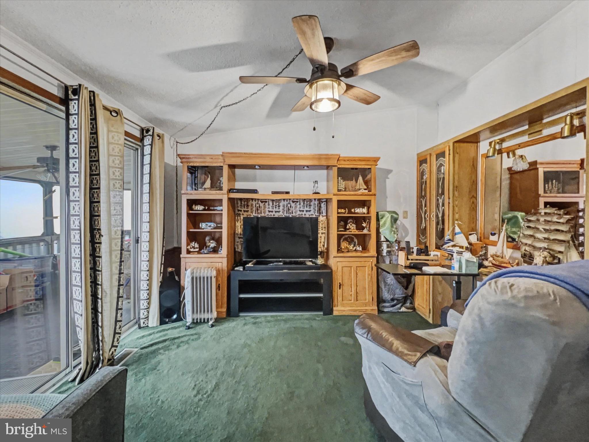 MURRAY MANOR - Residential