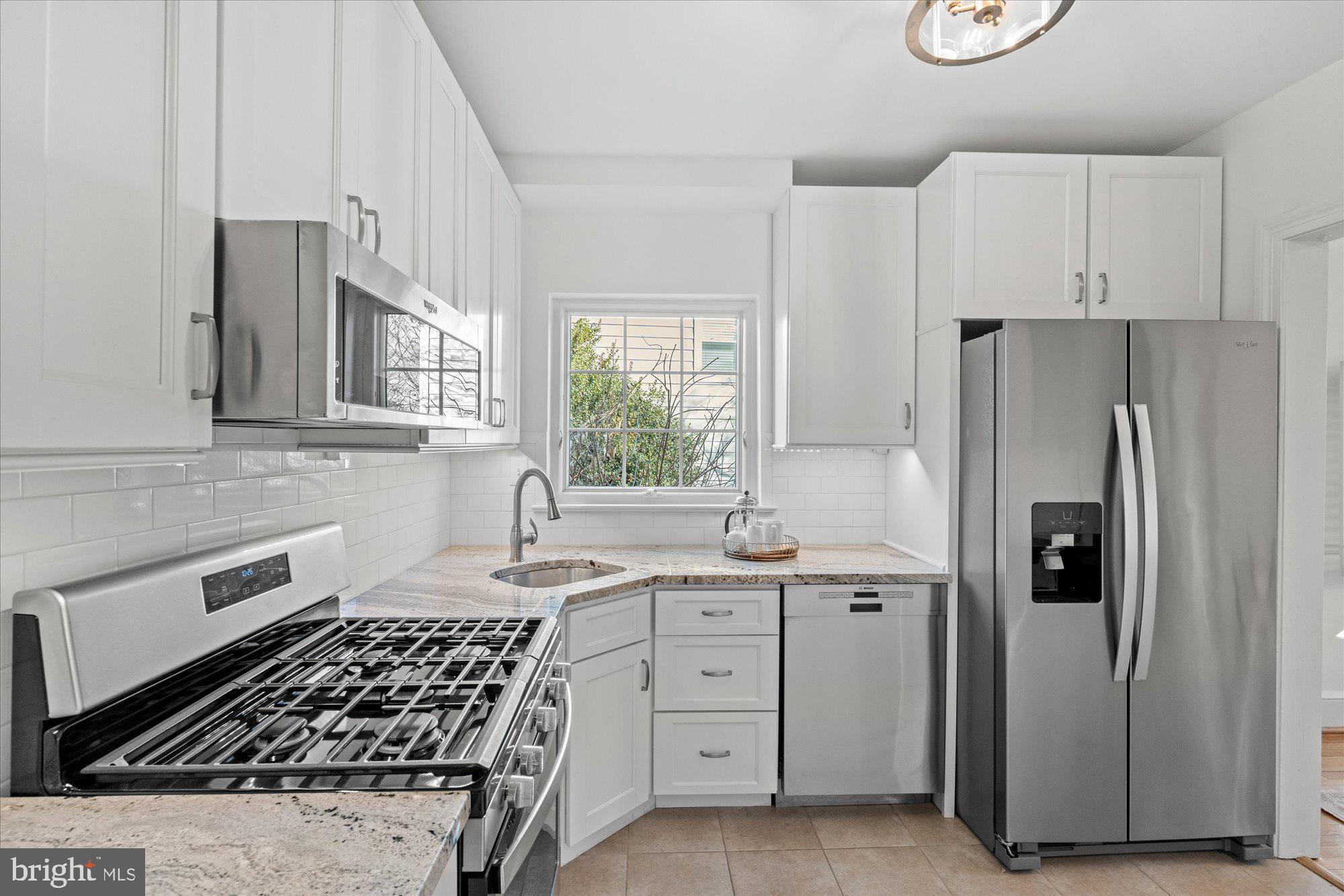 BEVERLY HILLS - Residential