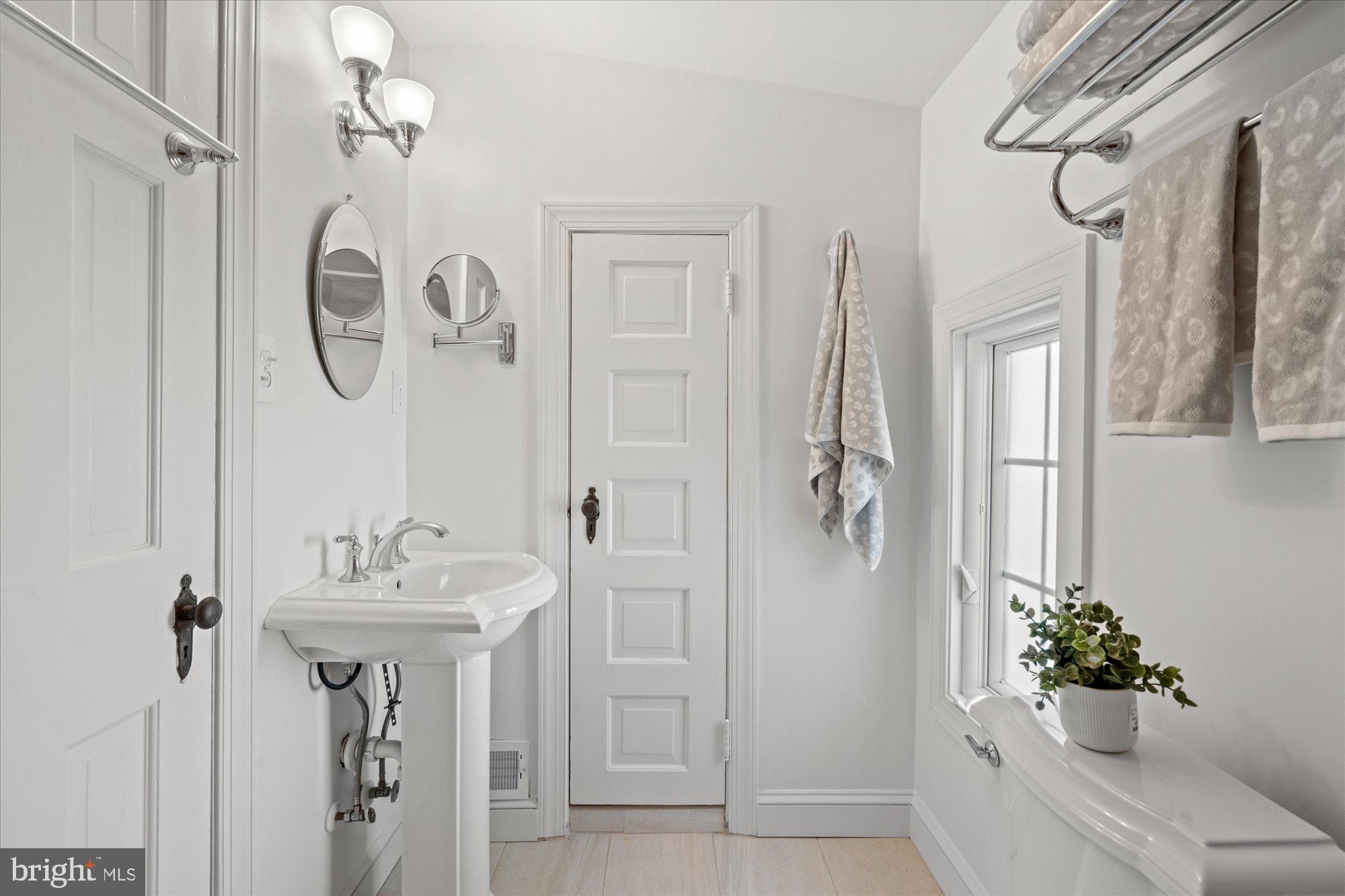 BEVERLY HILLS - Residential