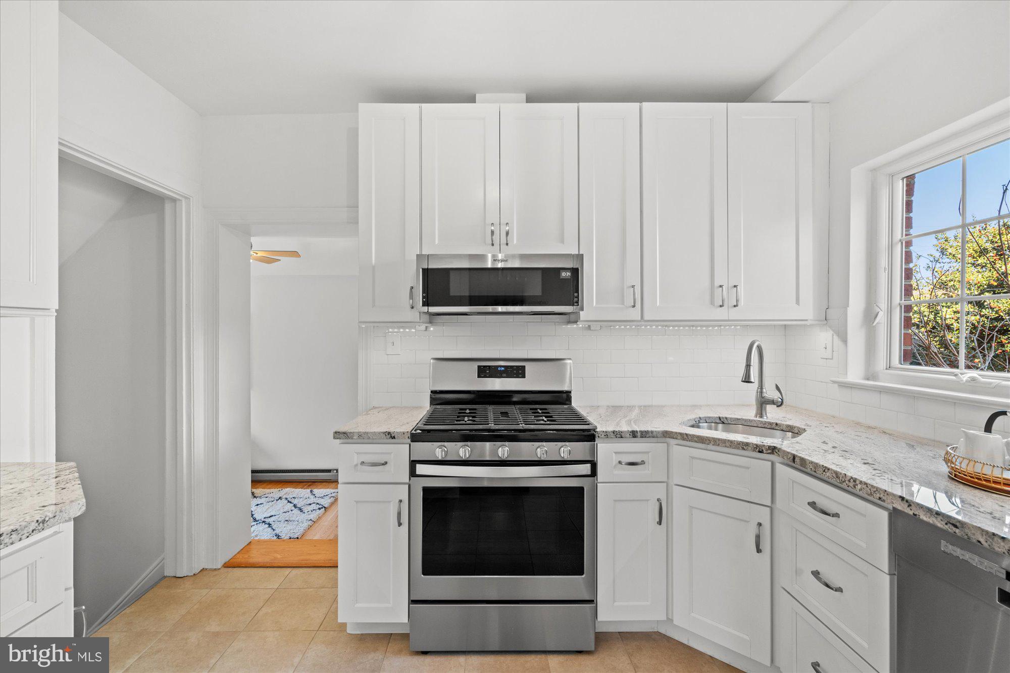 BEVERLY HILLS - Residential