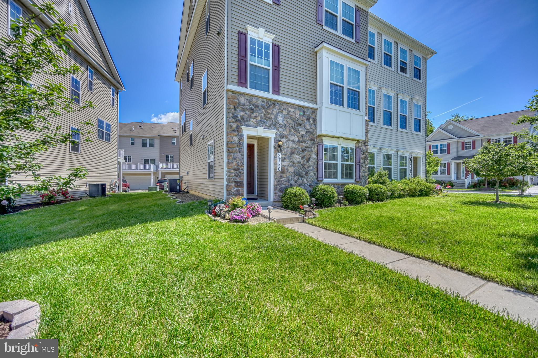 ROCKLAND AT ROGERS - Residential