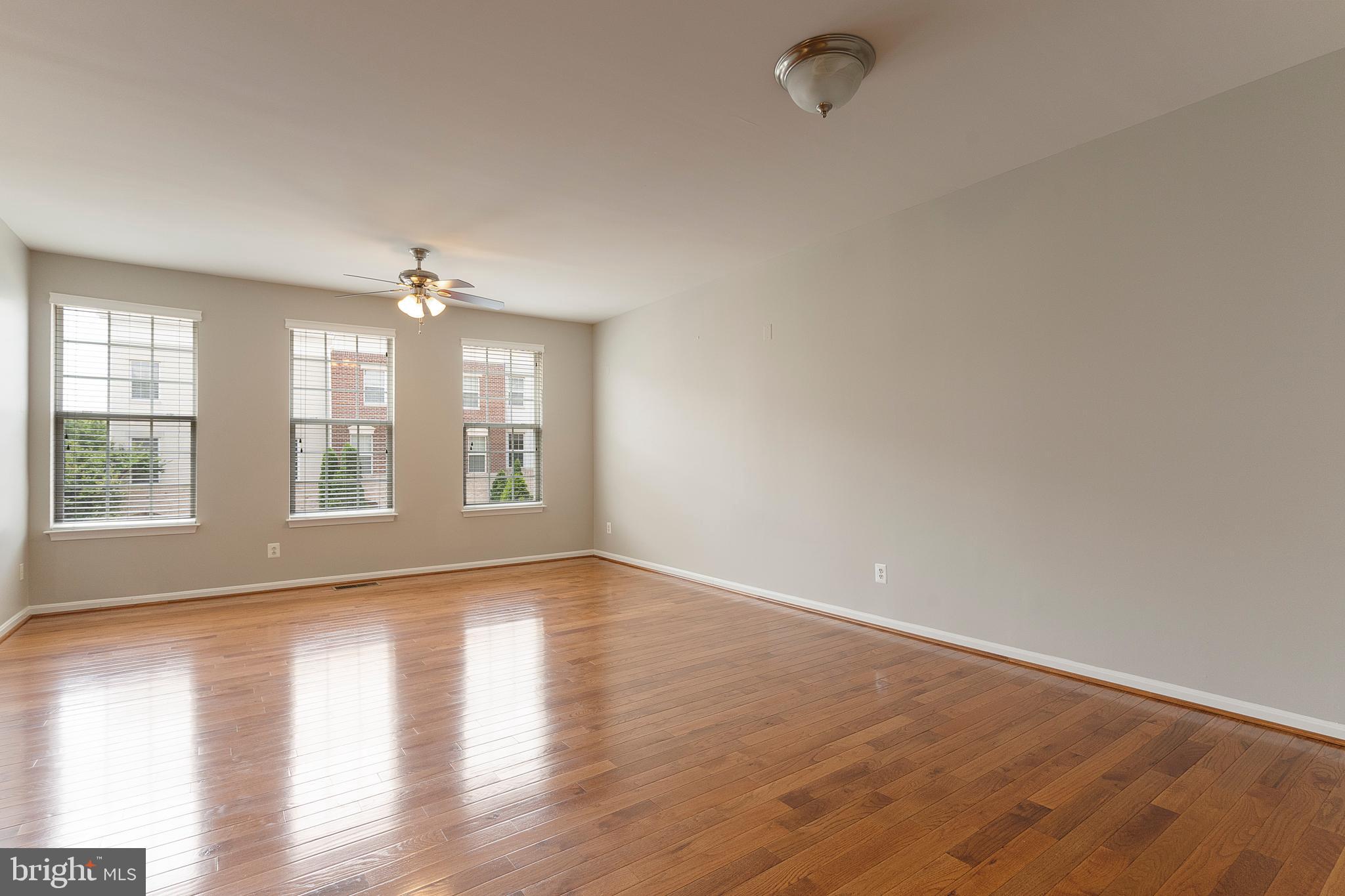 22672 FLOWING SPRING SQUARE