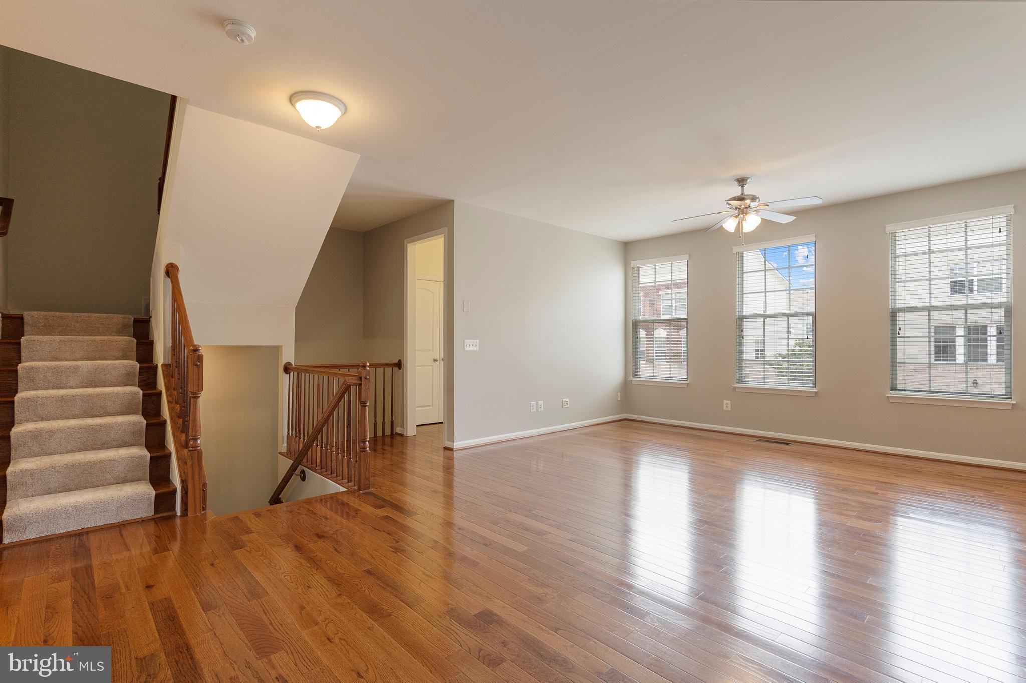 22672 FLOWING SPRING SQUARE