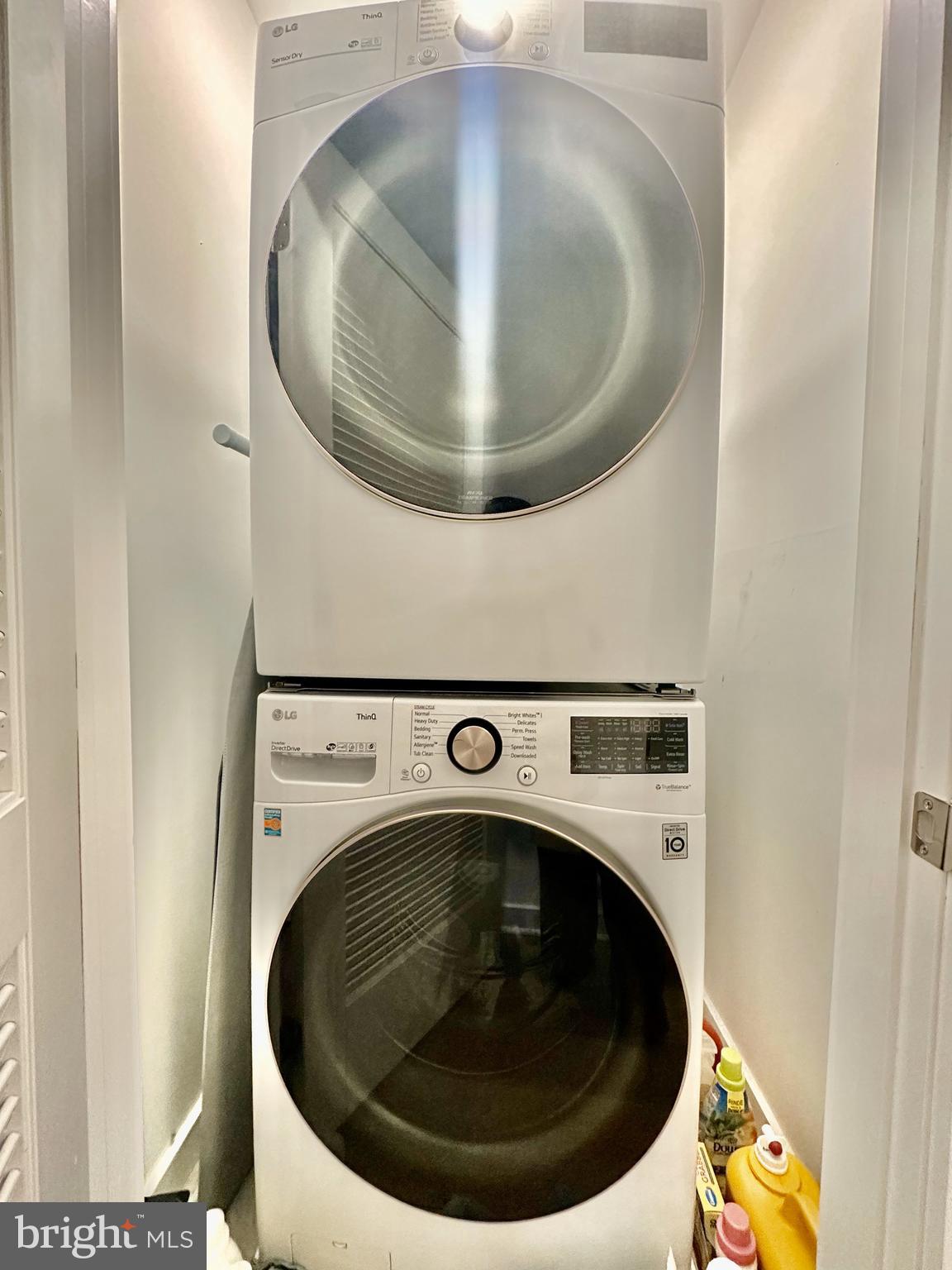 UNIVERSITY CITY - Residential Lease