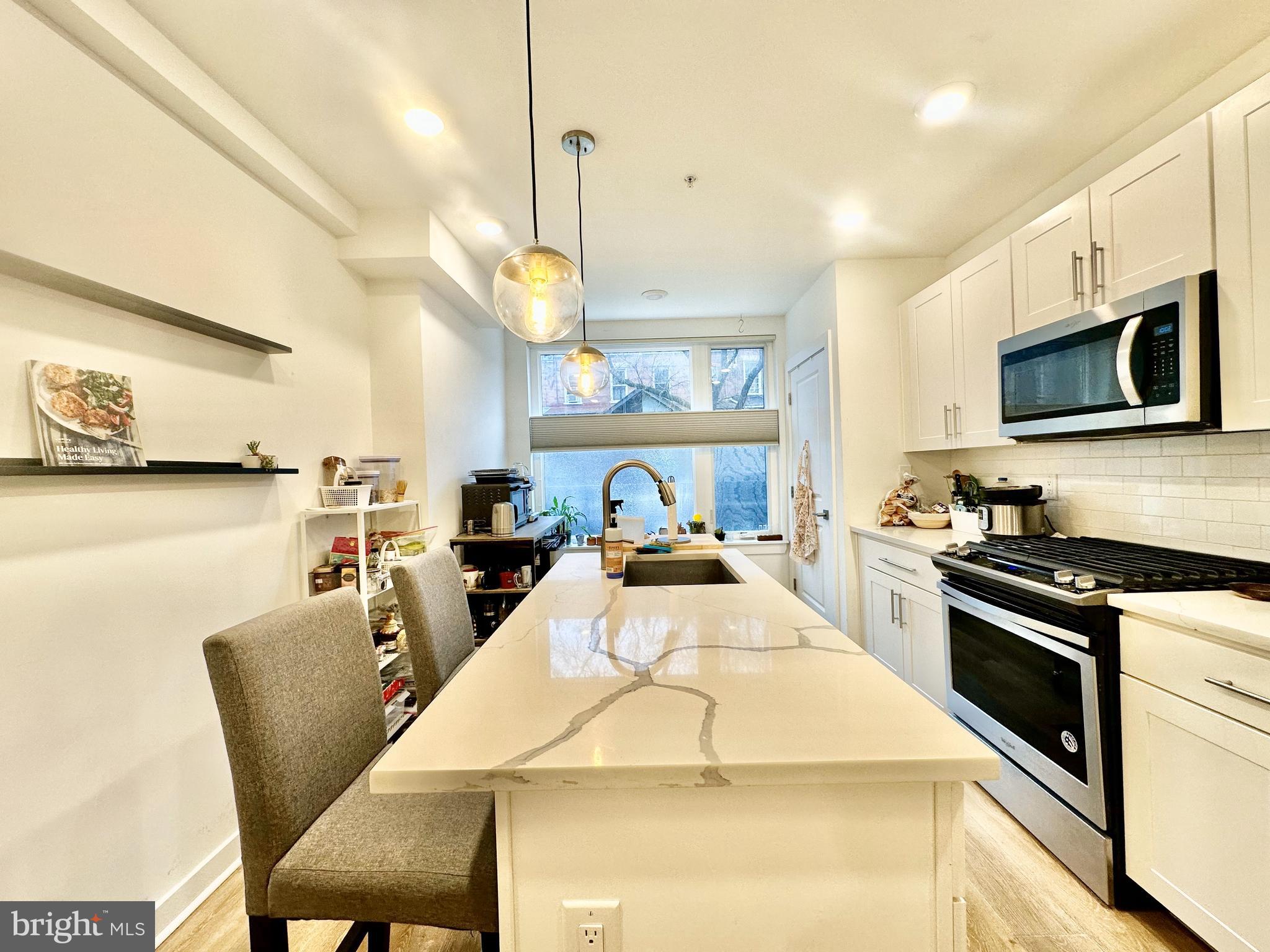 UNIVERSITY CITY - Residential Lease