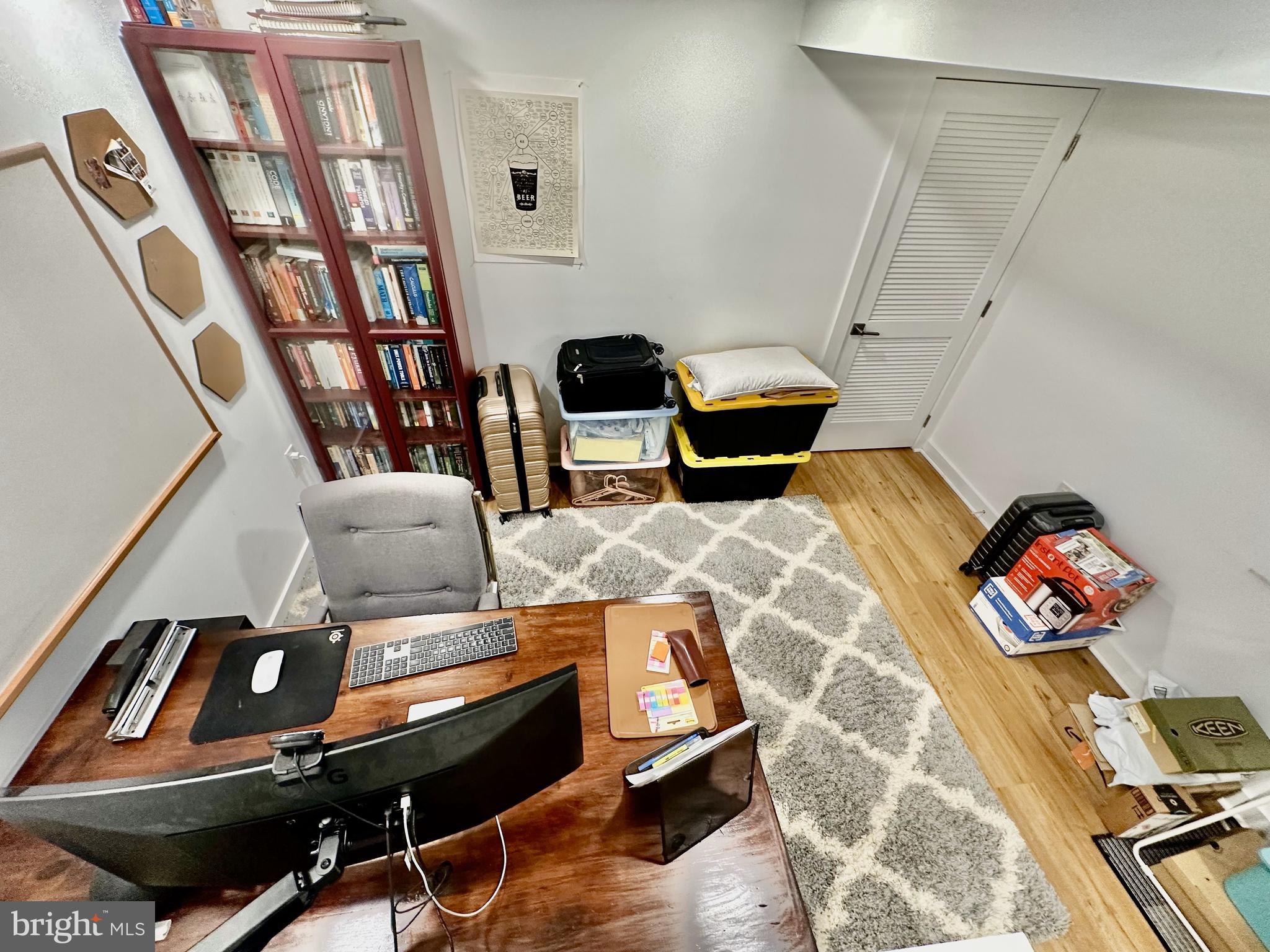 UNIVERSITY CITY - Residential Lease