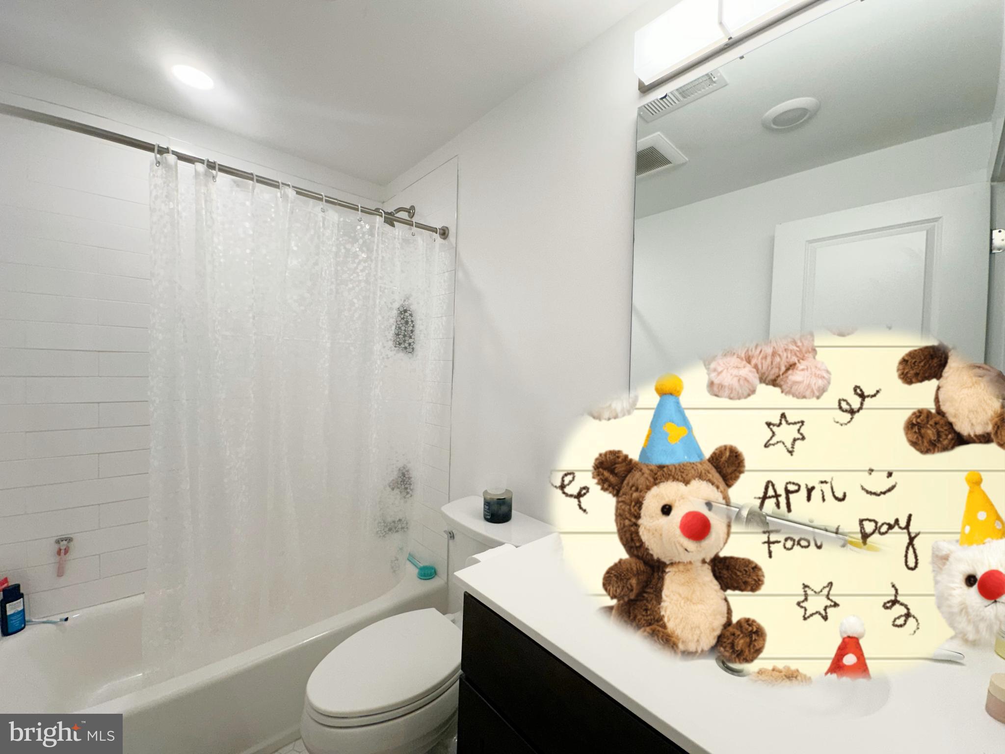 UNIVERSITY CITY - Residential Lease