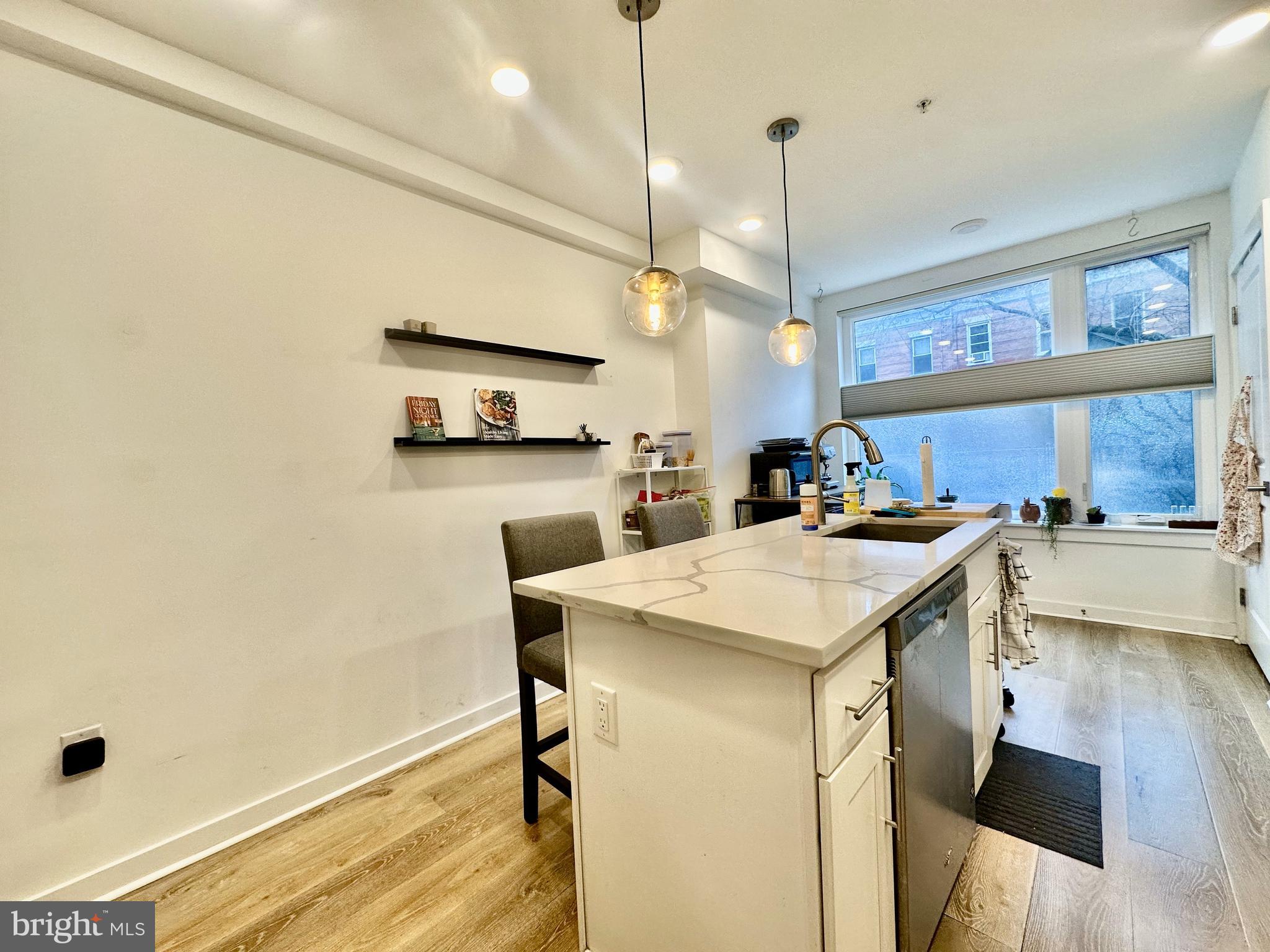 UNIVERSITY CITY - Residential Lease