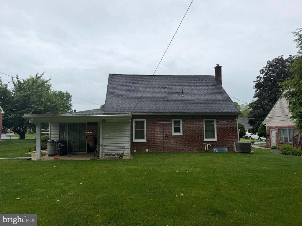 Photo of 1339 Meadowcreek Lane, LANCASTER, PA 17603 (MLS # PALA2090198)