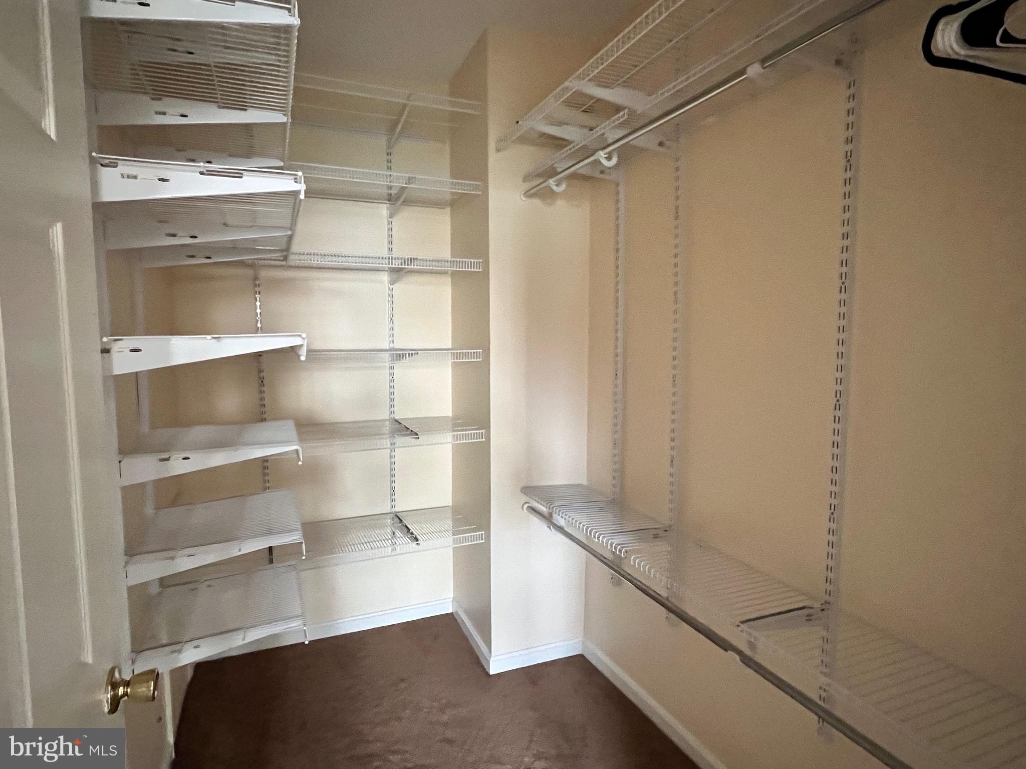 WATERSIDE - Residential