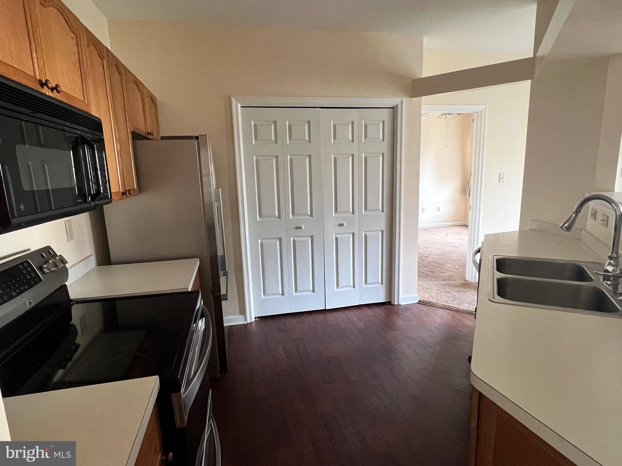 WATERSIDE - Residential