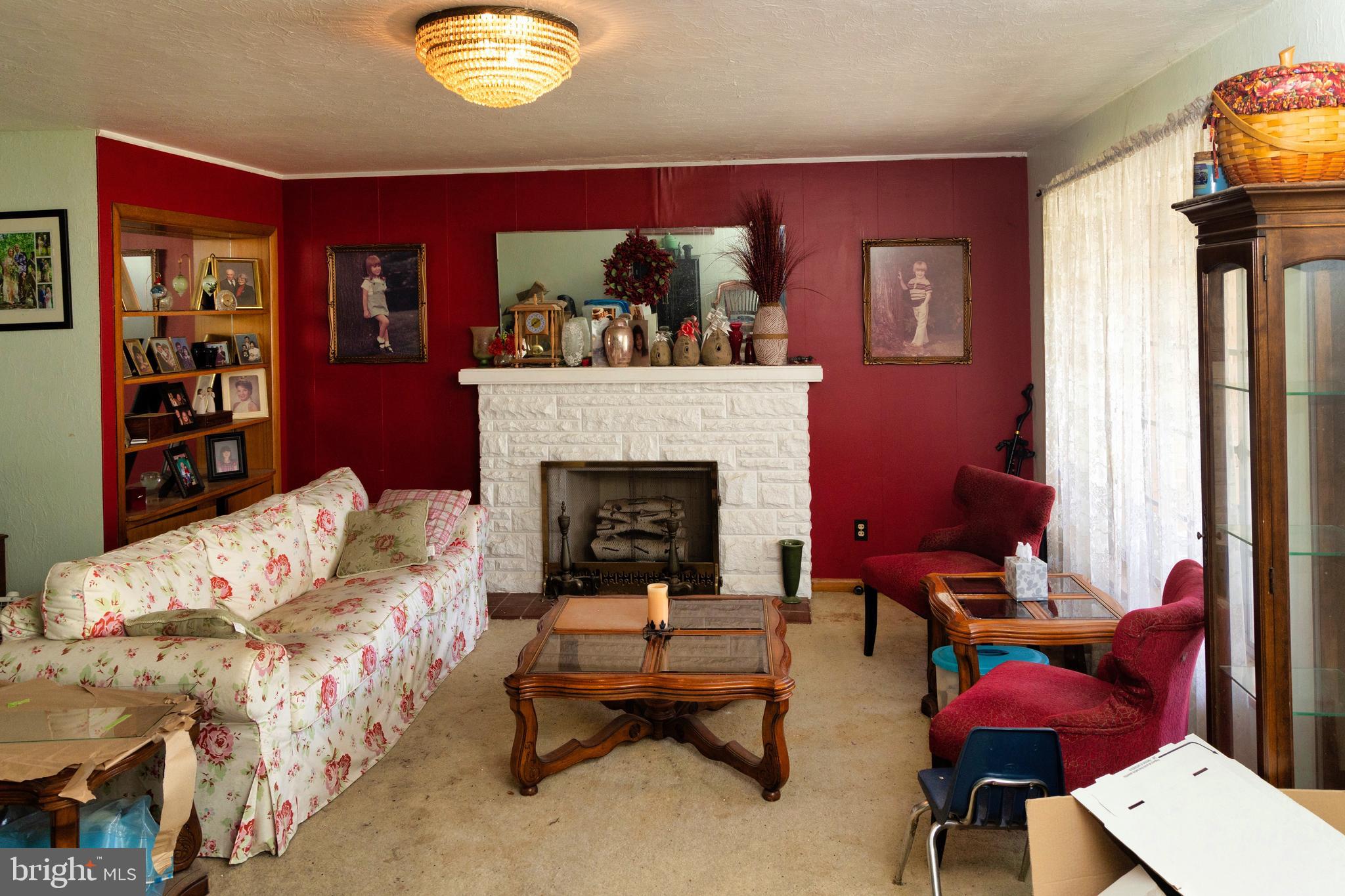 1103 LAKE AVE - Photo 2