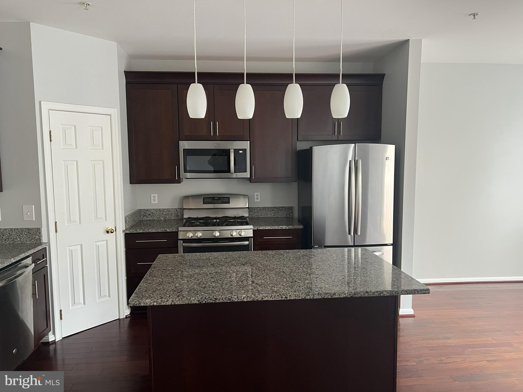 FARMINGTON VILLAGE - Residential