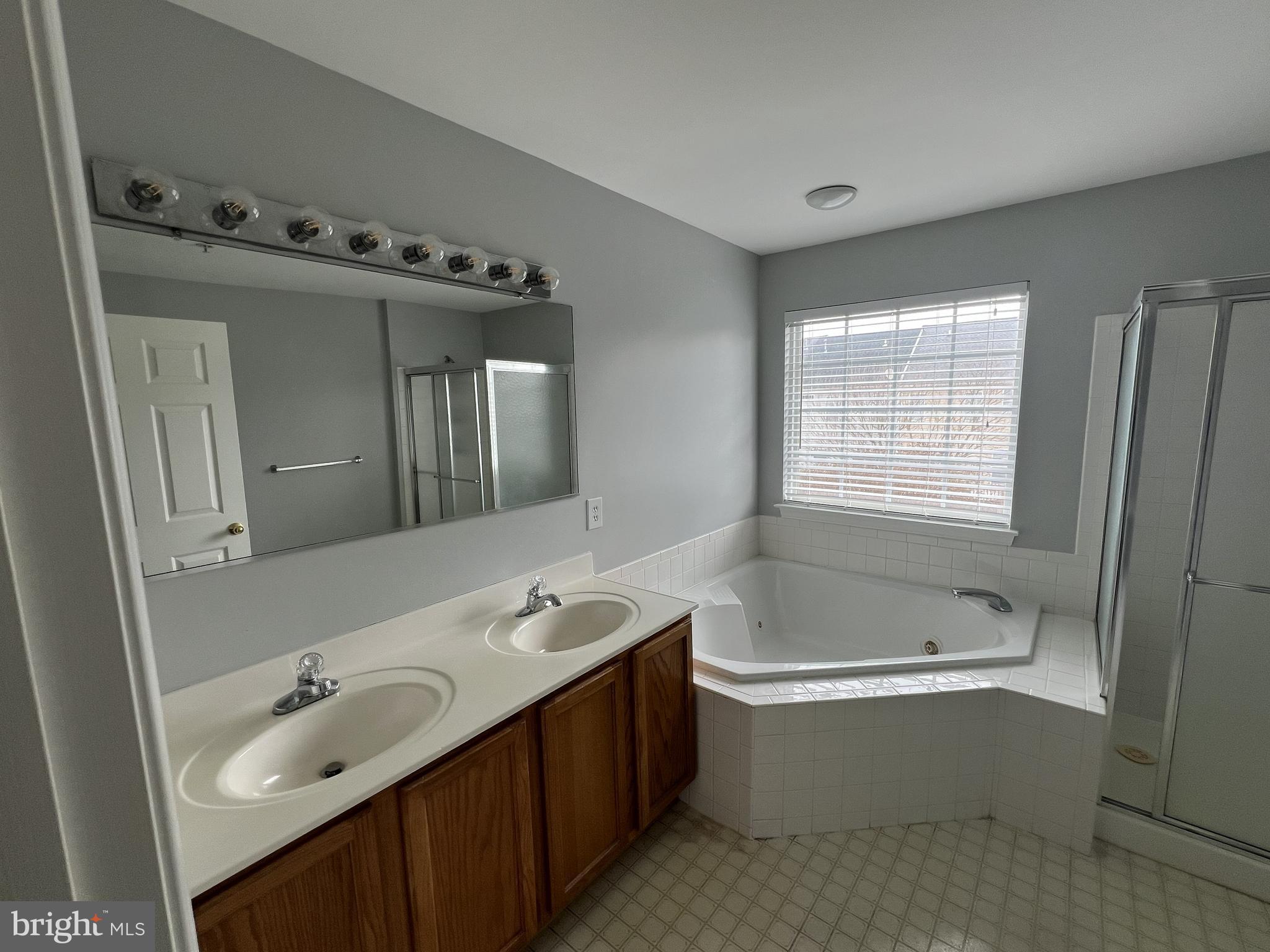 FARMINGTON VILLAGE - Residential