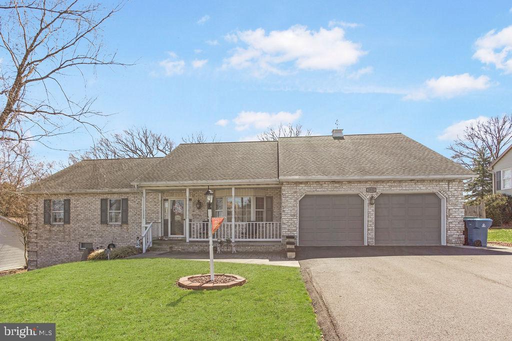 1032 WOODRIDGE ROAD