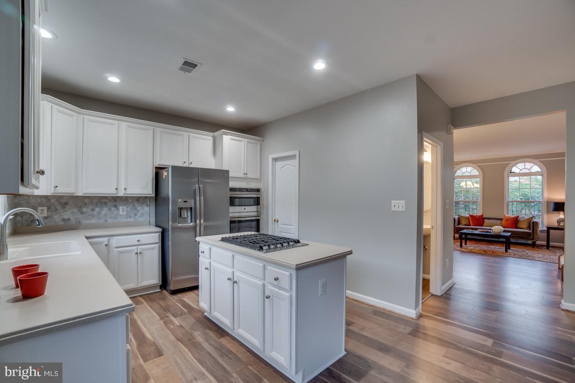 BROADLANDS SOUTH - Residential Lease