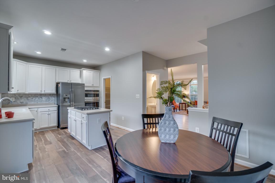 BROADLANDS SOUTH - Residential Lease