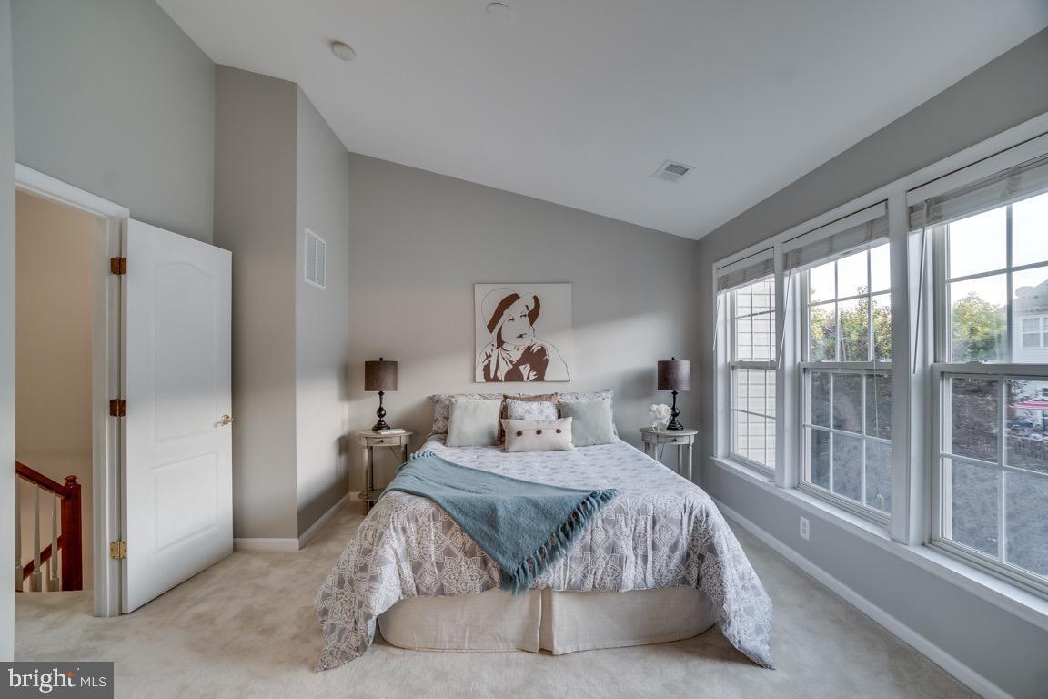 BROADLANDS SOUTH - Residential Lease