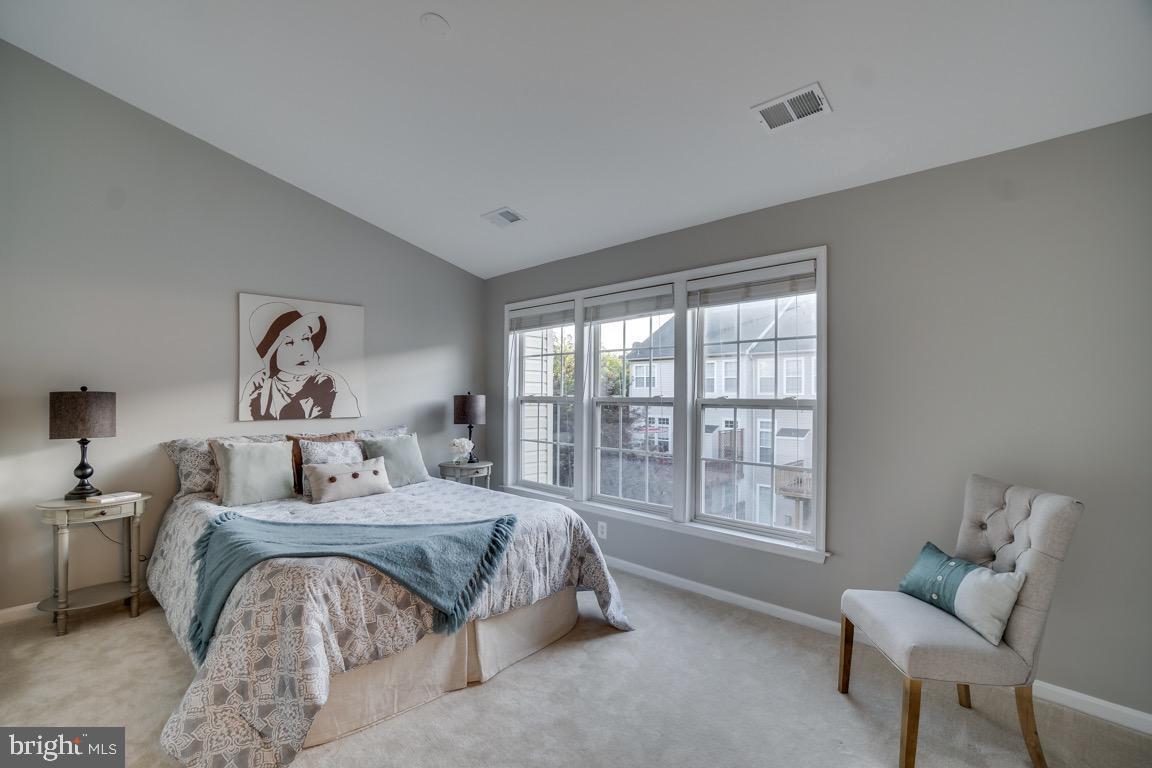 BROADLANDS SOUTH - Residential Lease