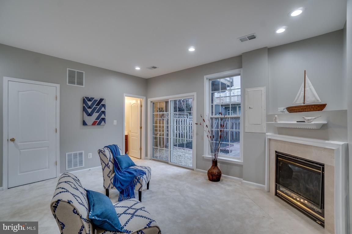 BROADLANDS SOUTH - Residential Lease