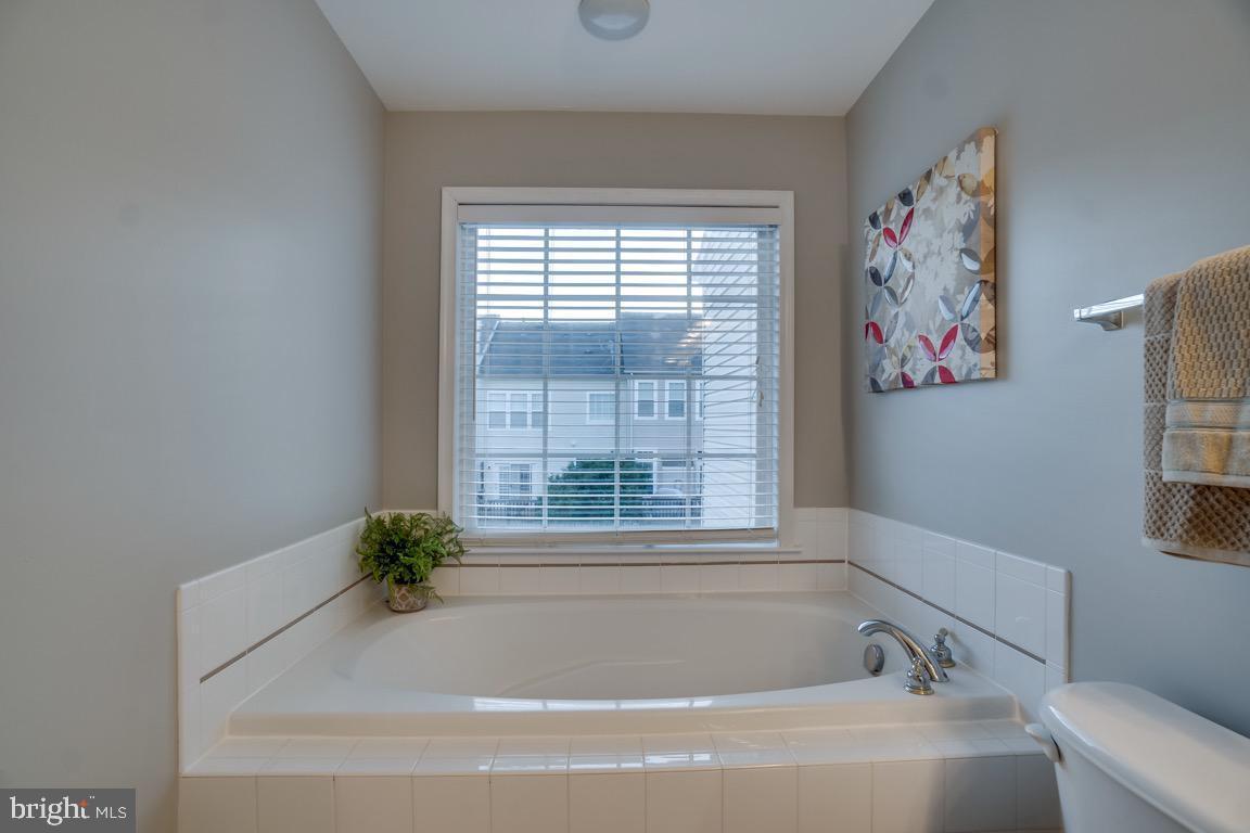 BROADLANDS SOUTH - Residential Lease