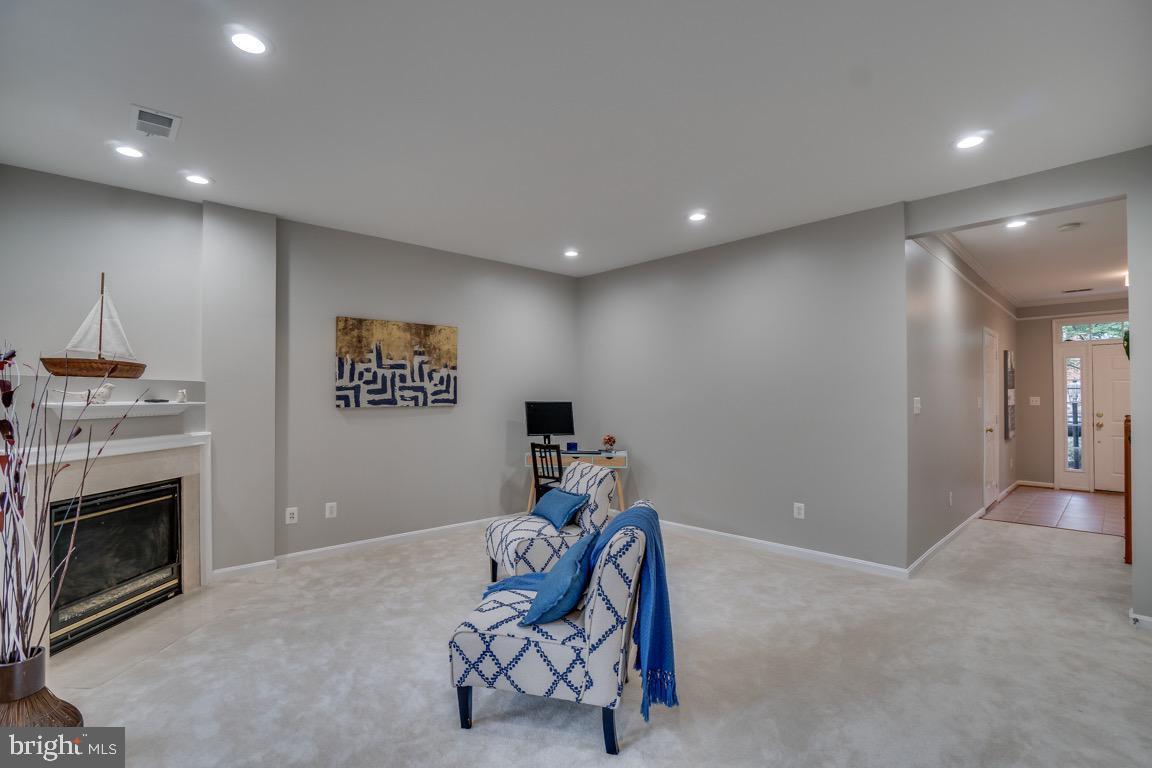 BROADLANDS SOUTH - Residential Lease