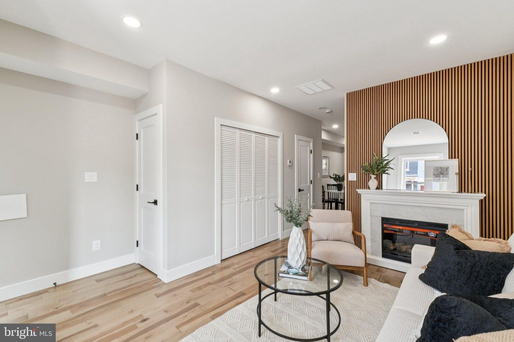 Photo of 344 Elm Street NW, WASHINGTON, DC 20001 (MLS # DCDC2222154)