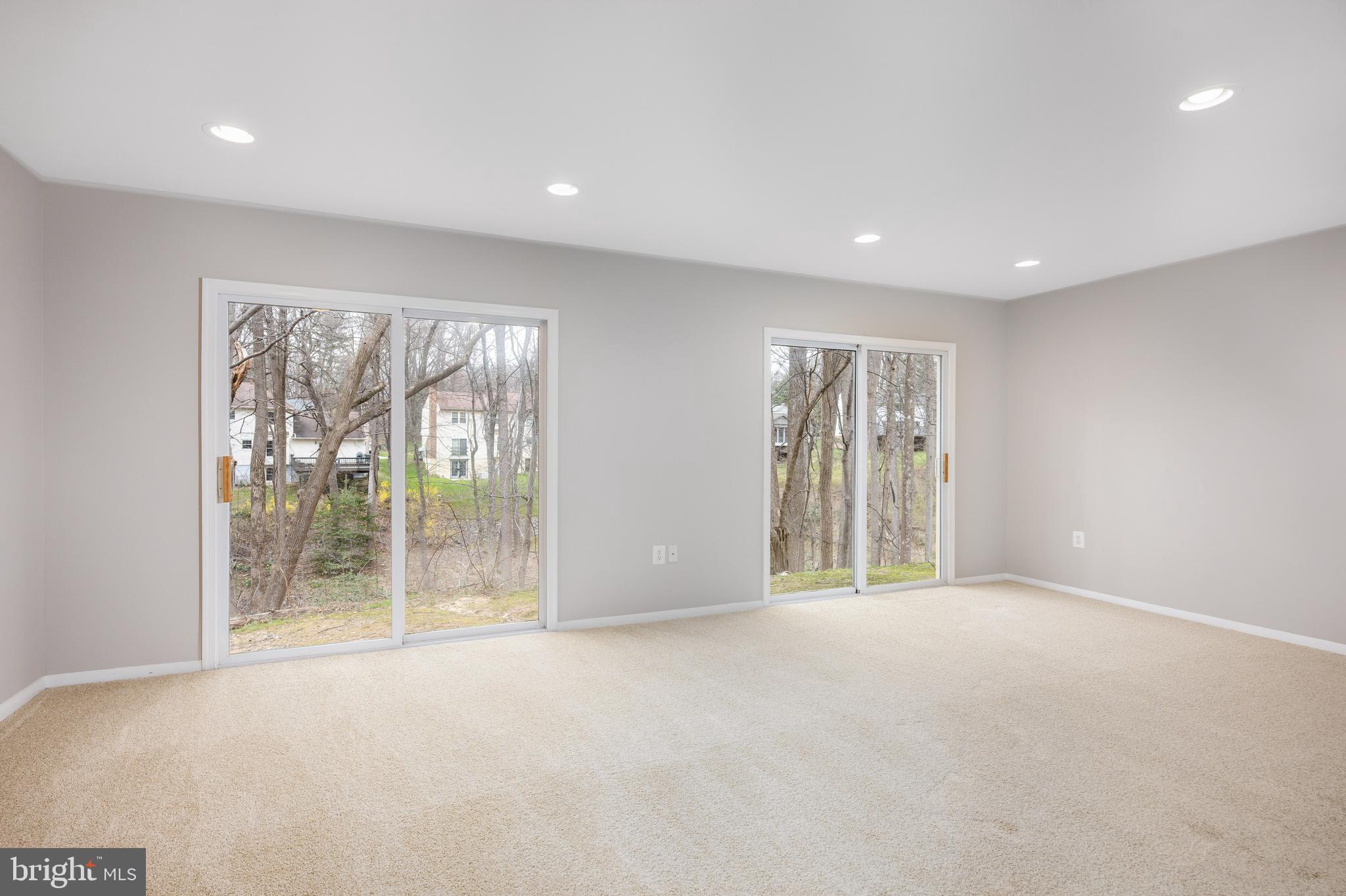 SNOWDENS MILL - Residential