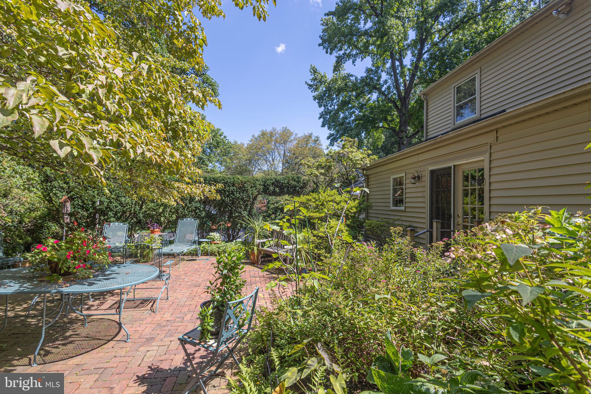 835 DUKES DRIVE