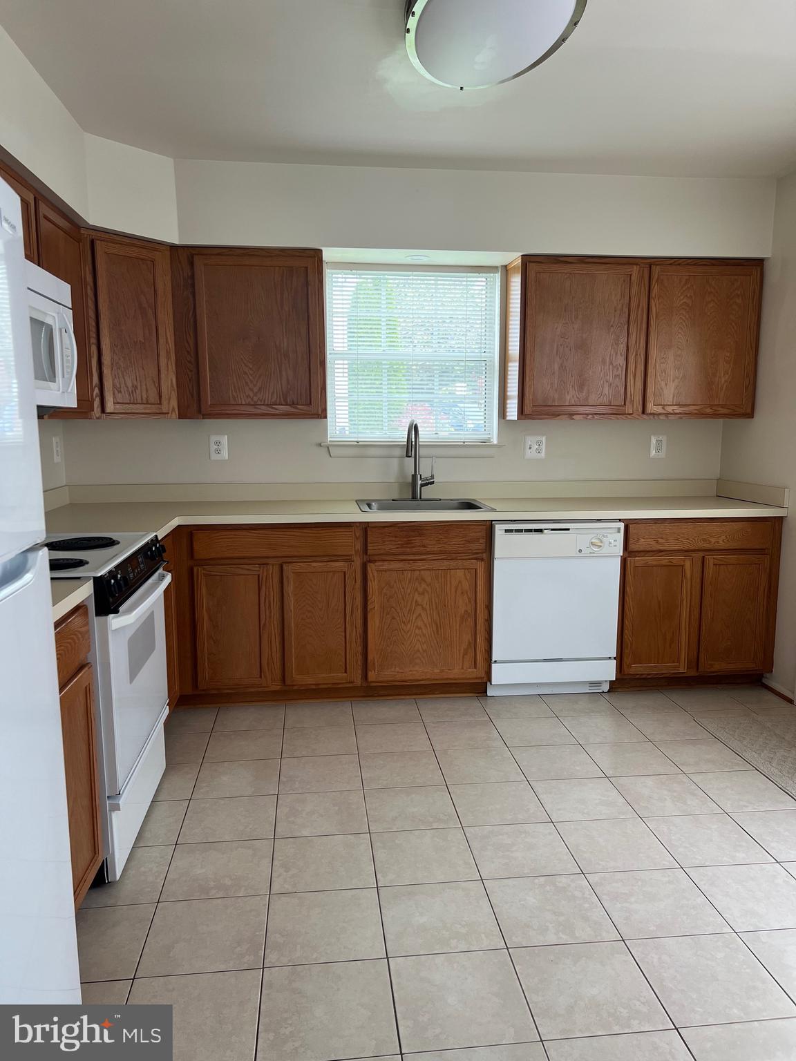 CRESTWOOD VILLAGE - Residential Lease