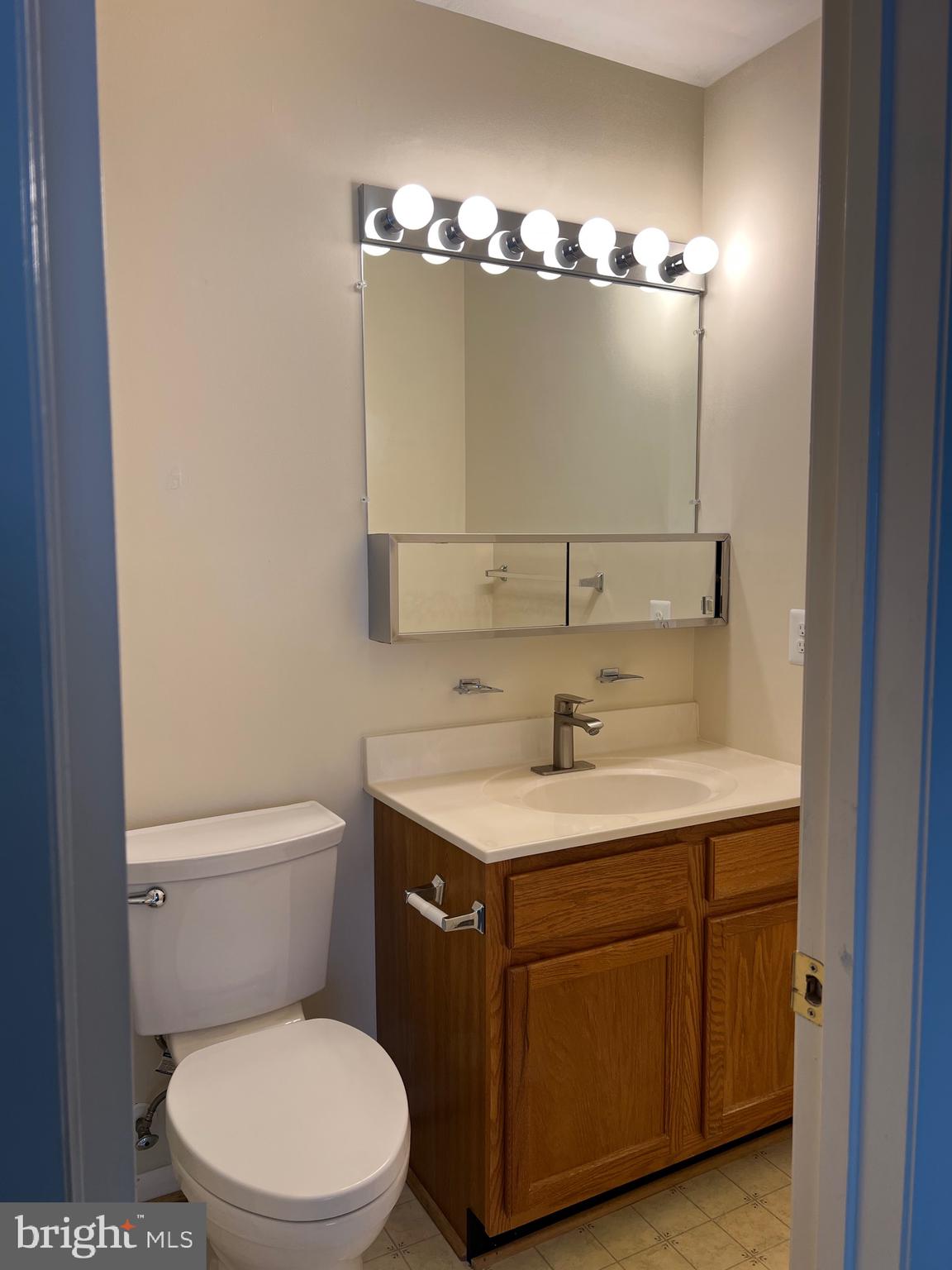 CRESTWOOD VILLAGE - Residential Lease