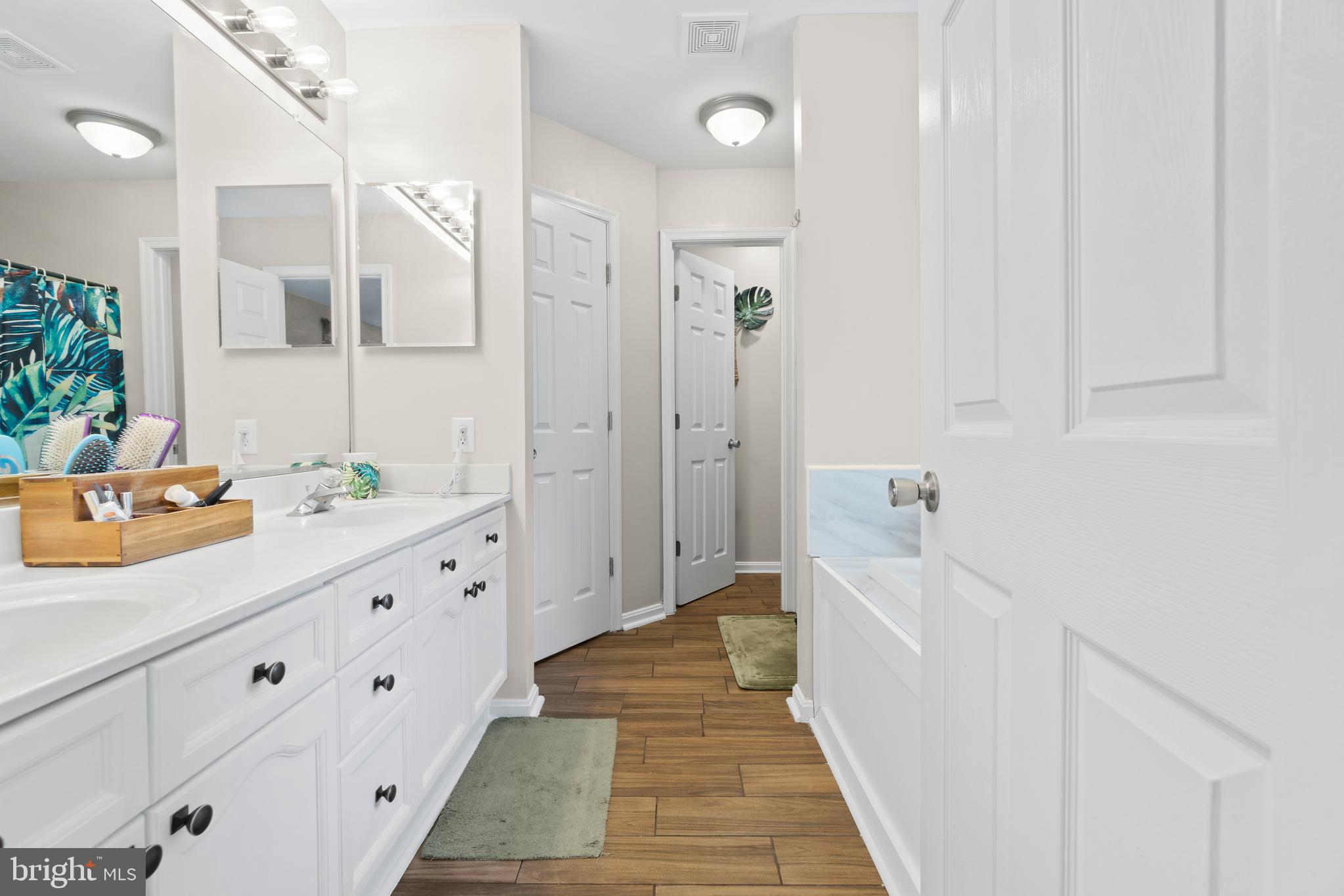 STRATFORD PLACE - Residential