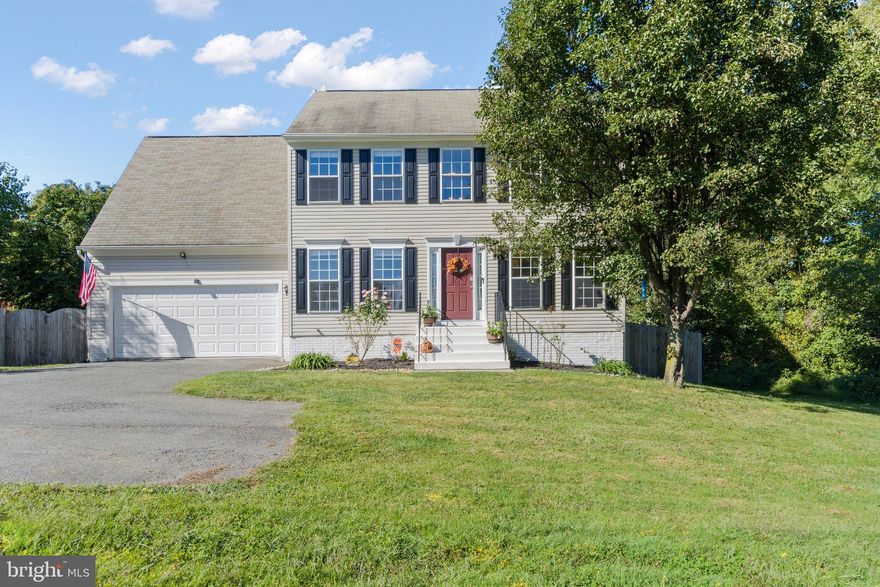 This Colonial in Stratford Place is what you've been looking for! This home sits at the end of a pipe-stem driveway off a cul-de-sac with a large fully fenced back yard. Traditional floorplan creates plenty of space to entertain comfortably. Large primary bedroom with three additional large bedrooms. Unfinished basement gives you the opportunity to expand the home to fit your life. Don't miss this one!

Available for viewing October 15, 2021.