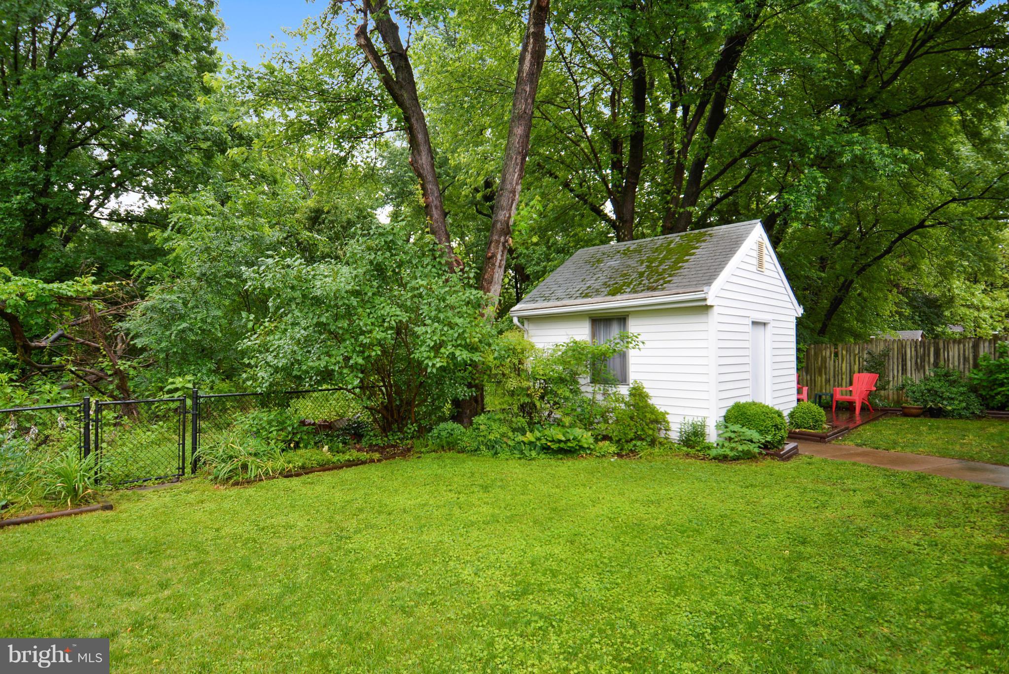 BARCROFT FOREST - Residential
